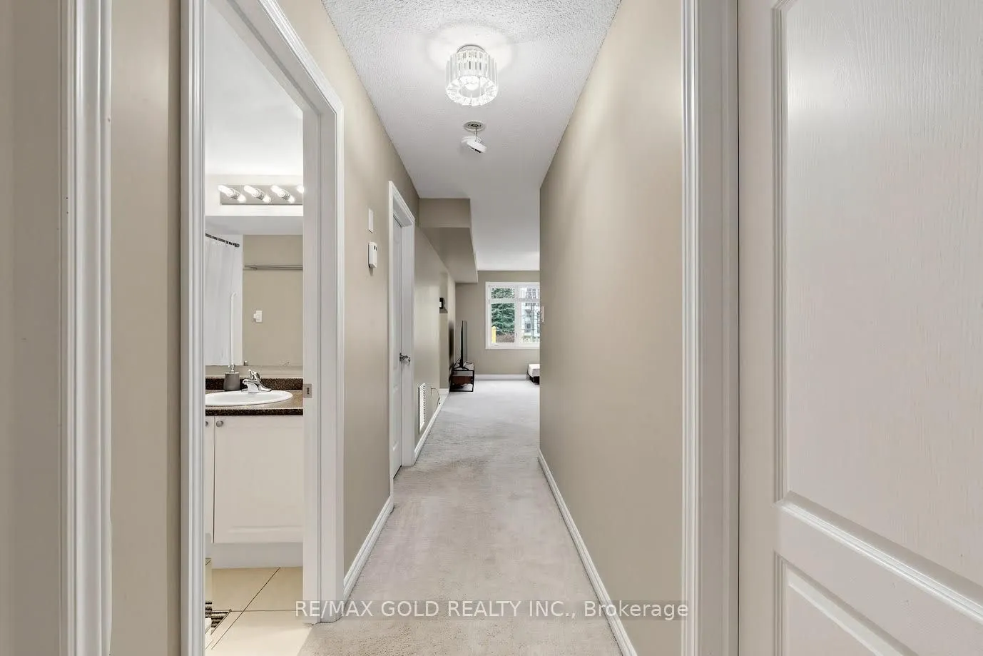 57 Ferndale Drive S #9