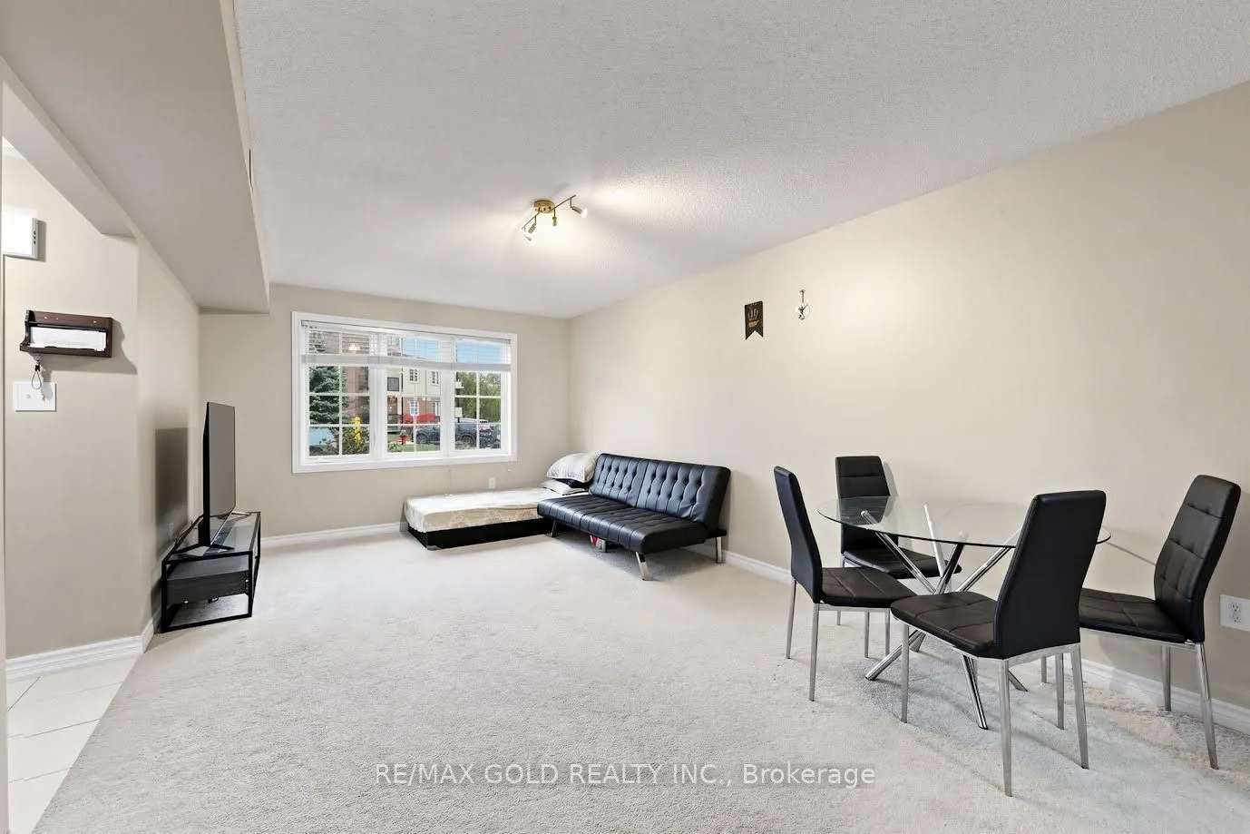 57 Ferndale Drive S #9