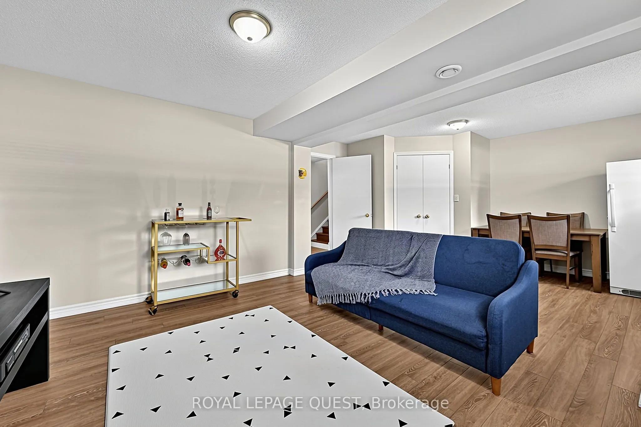 453 Mooney Crescent