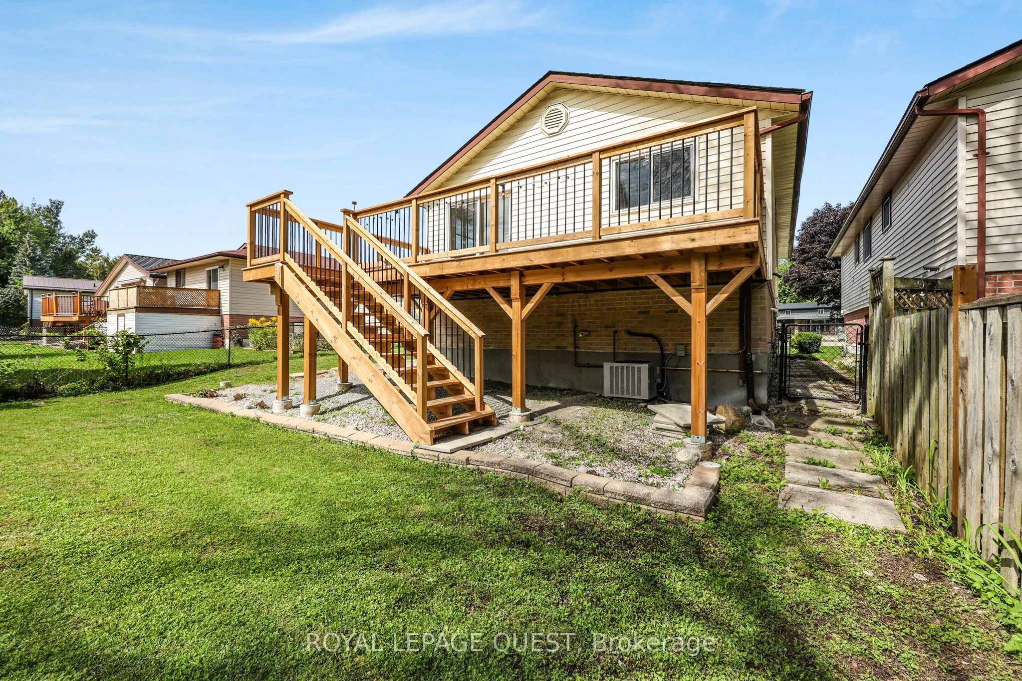 453 Mooney Crescent
