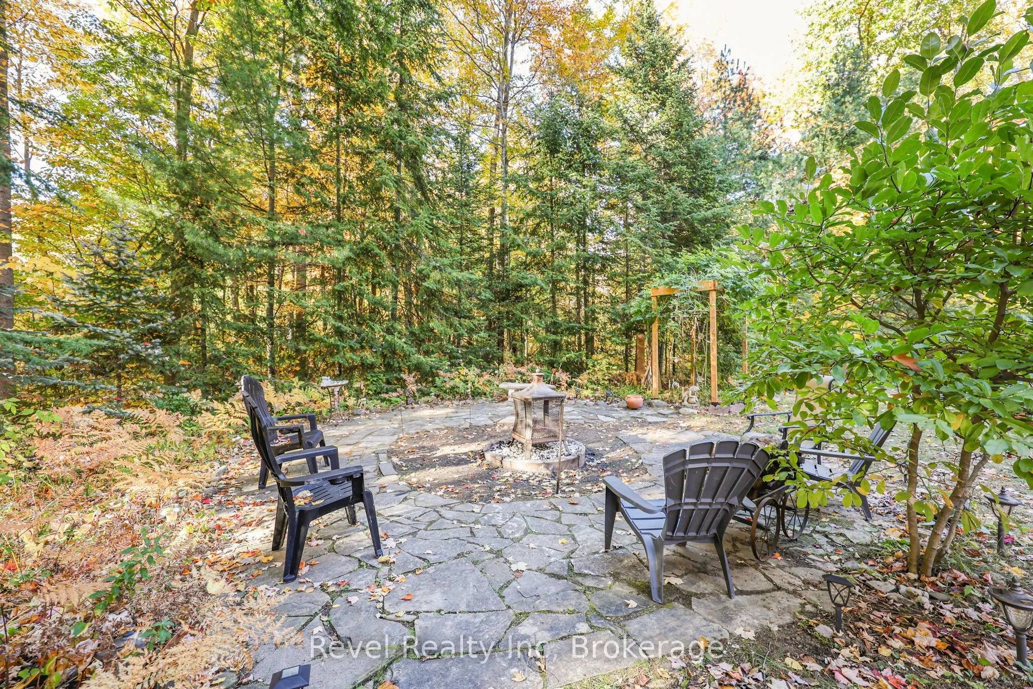 161 Desroches Trail