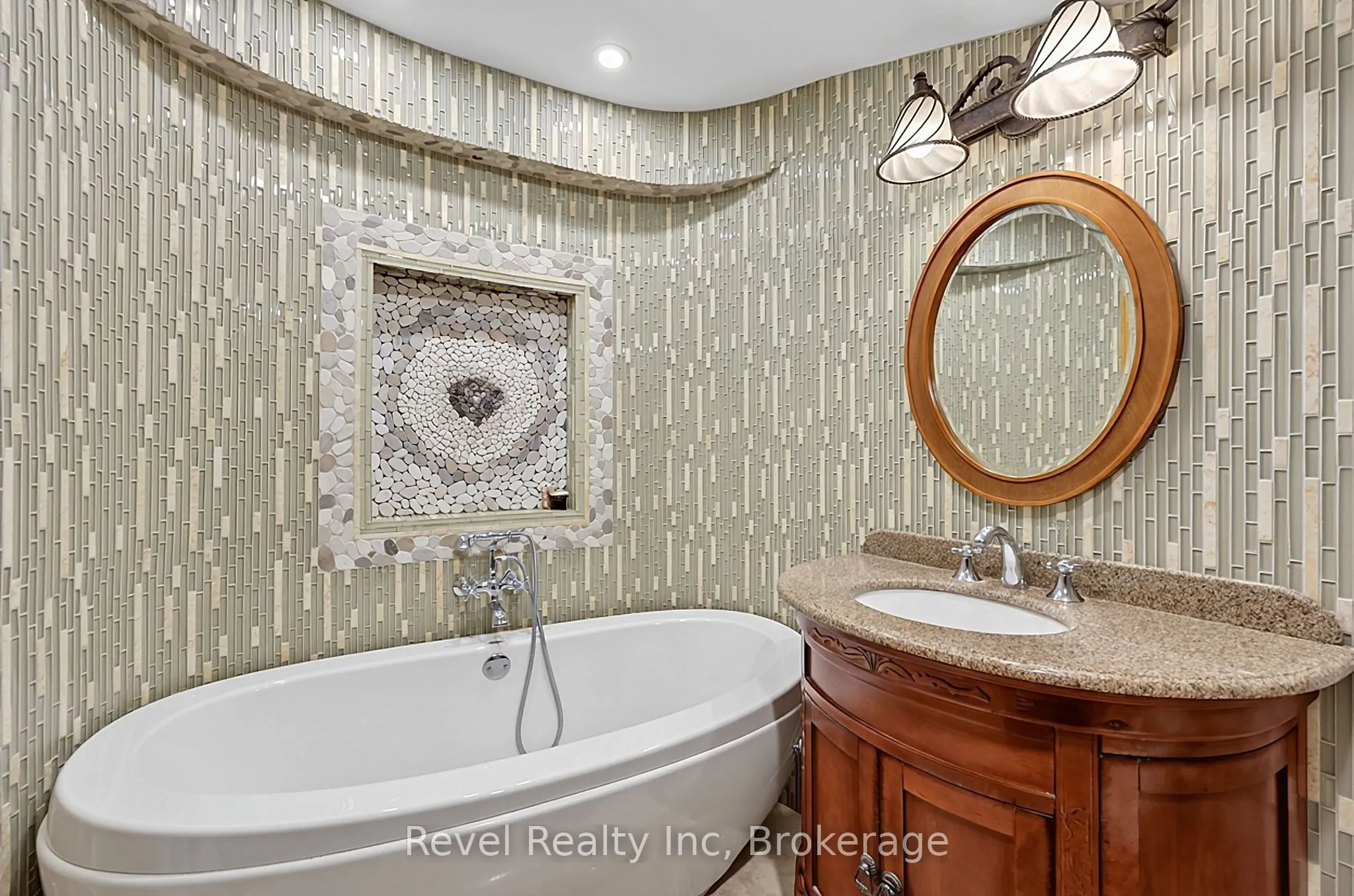 161 Desroches Trail