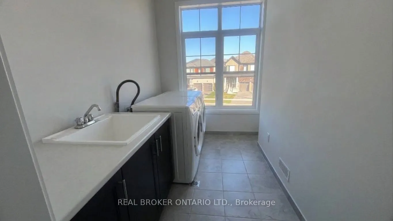 77 FEDERICA Crescent