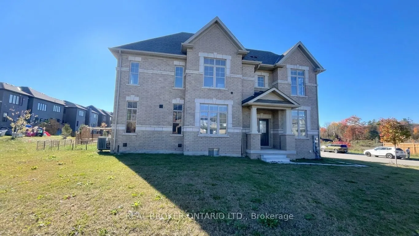 77 FEDERICA Crescent