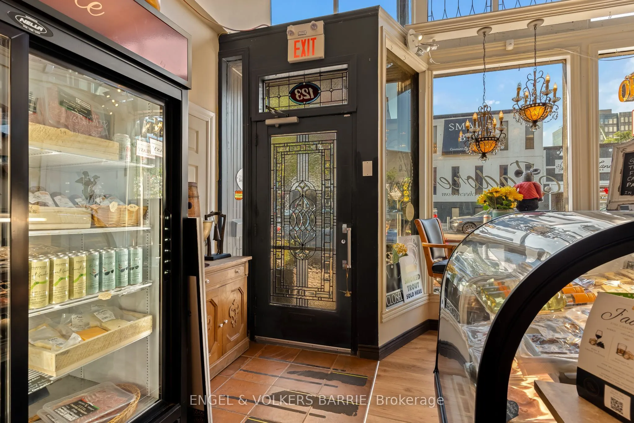 123 Dunlop Street E