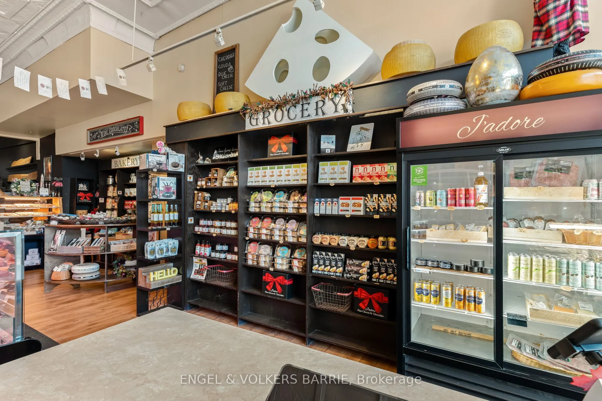123 Dunlop Street E