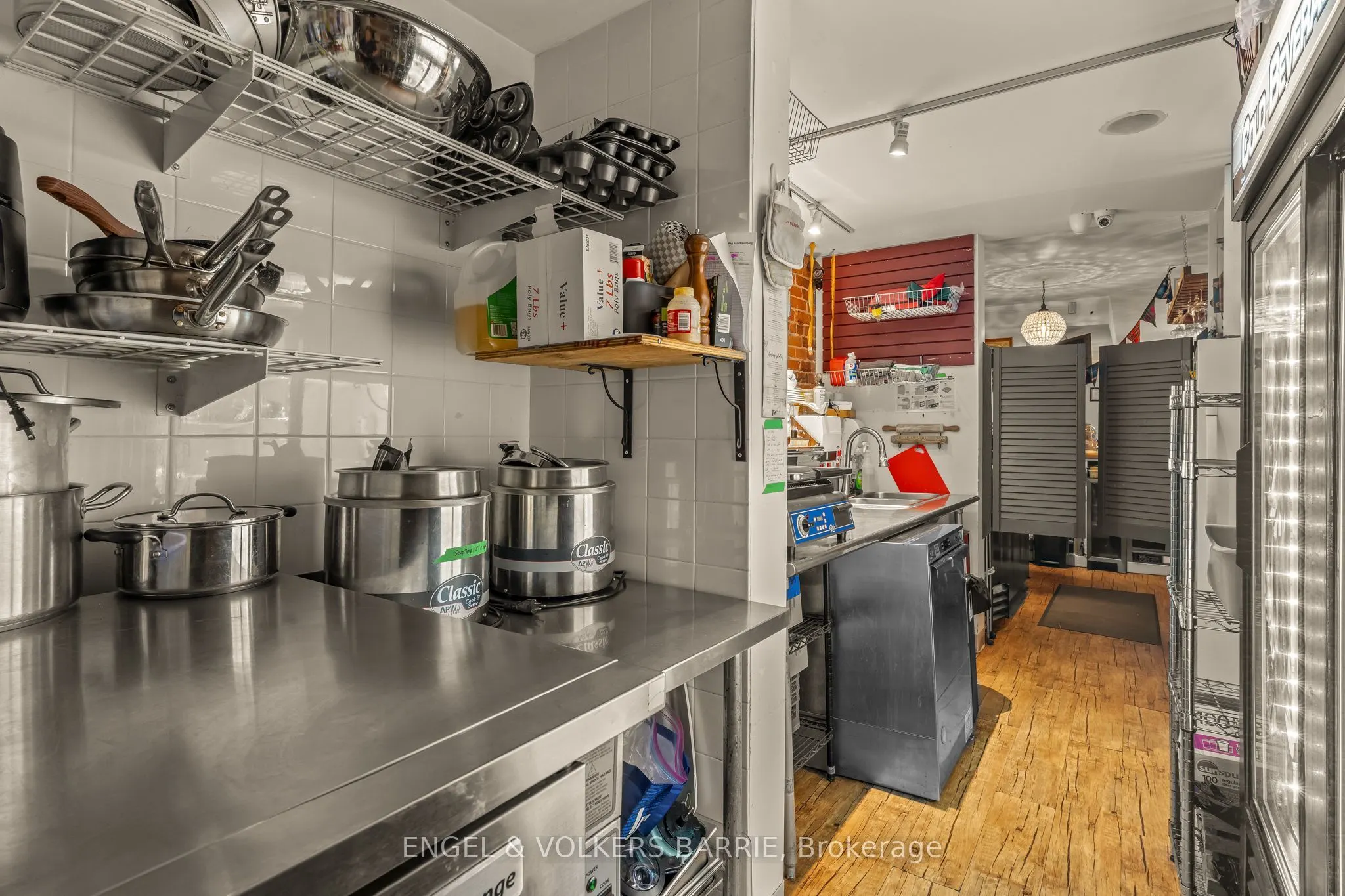 123 Dunlop Street E