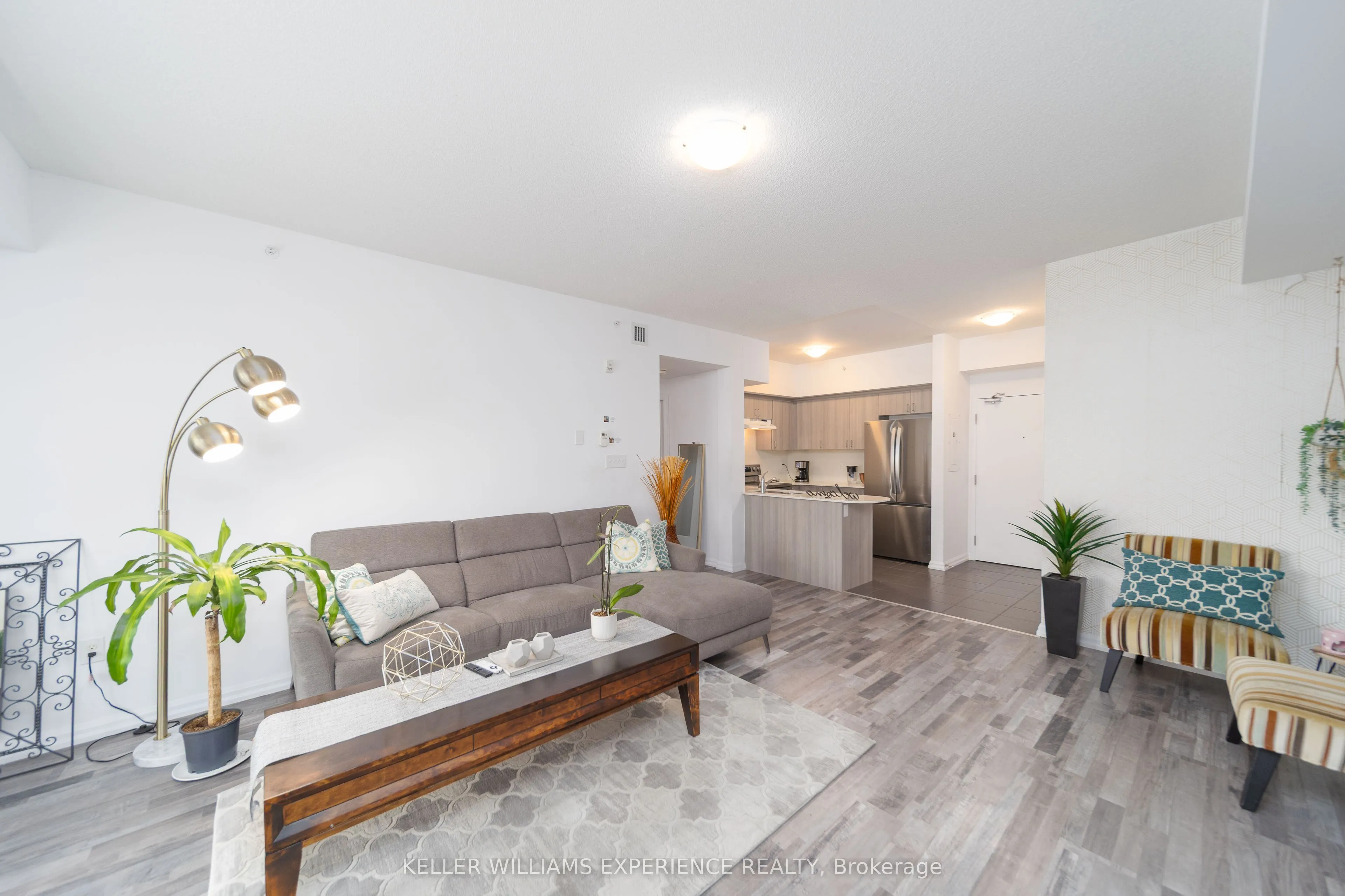302 Essa Road #113