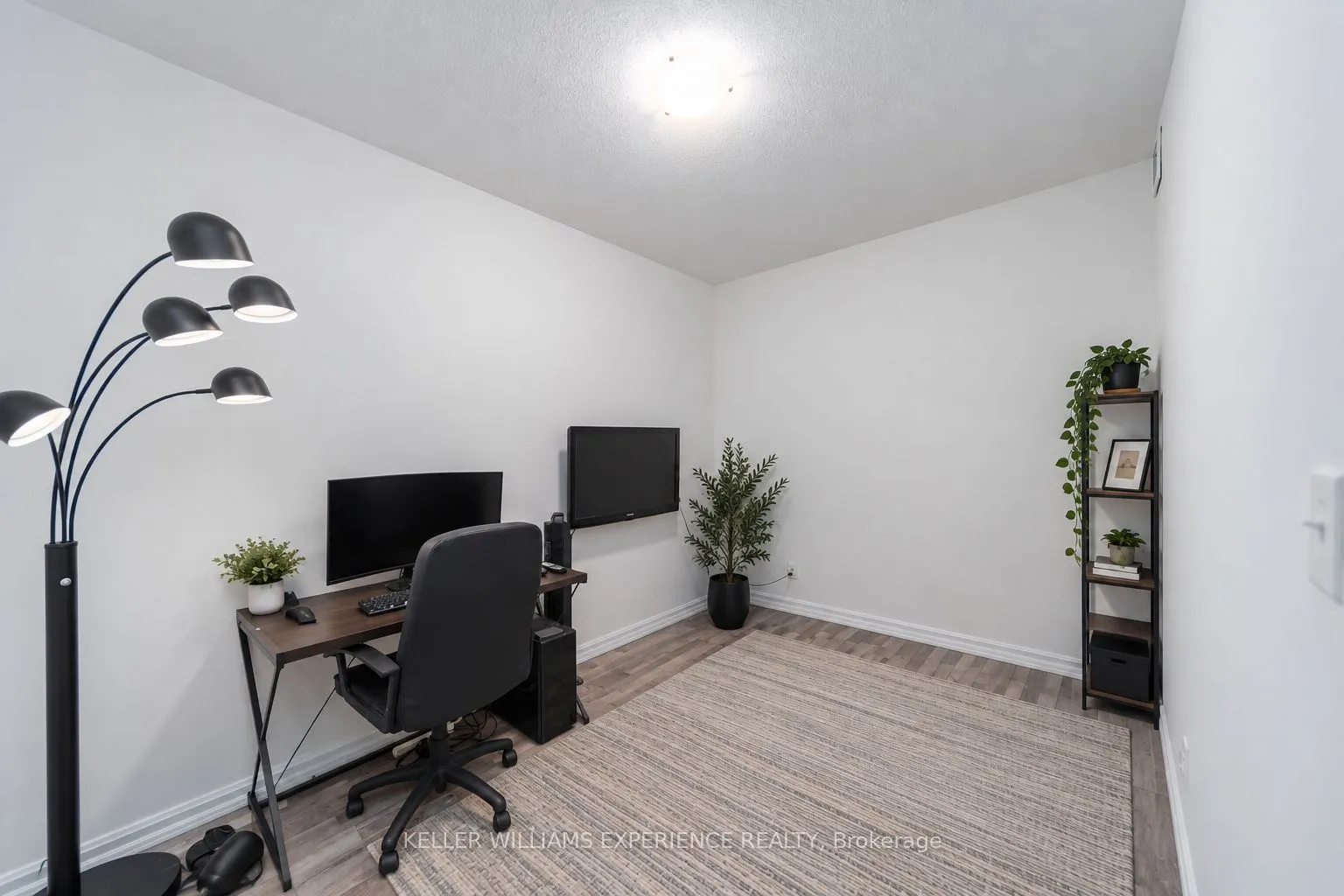 302 Essa Road #113