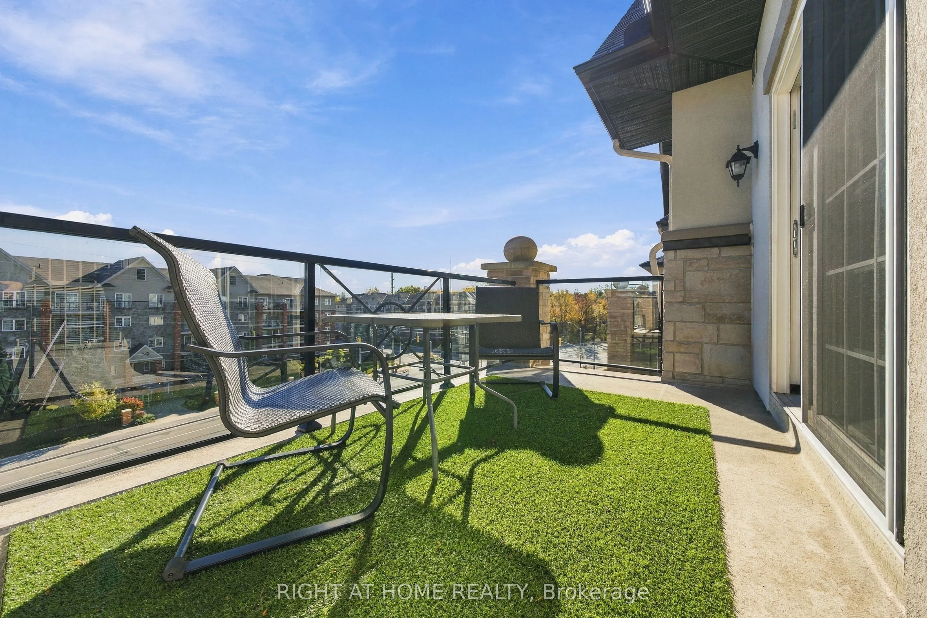 40 Ferndale Drive S #408