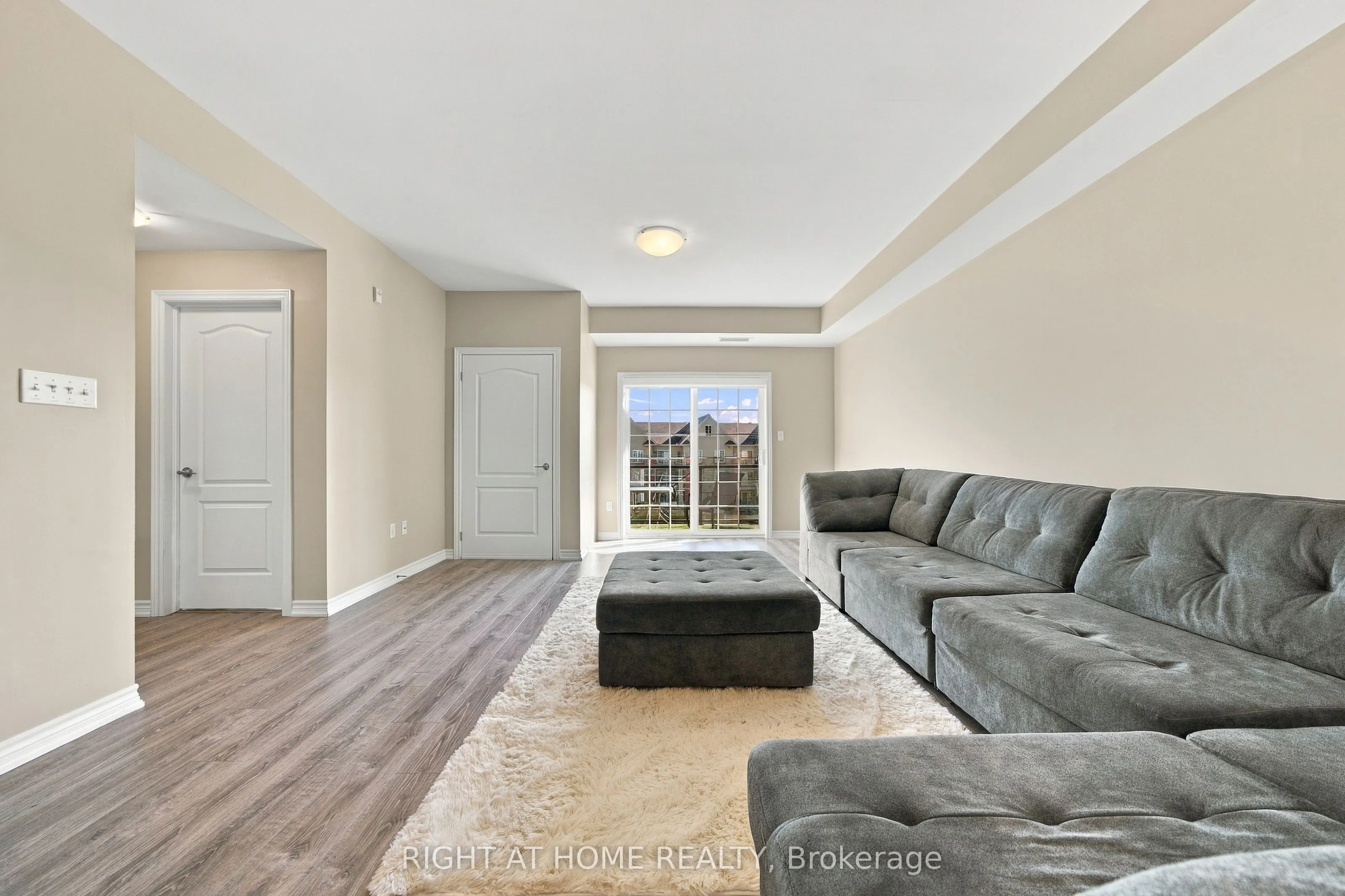 40 Ferndale Drive S #408