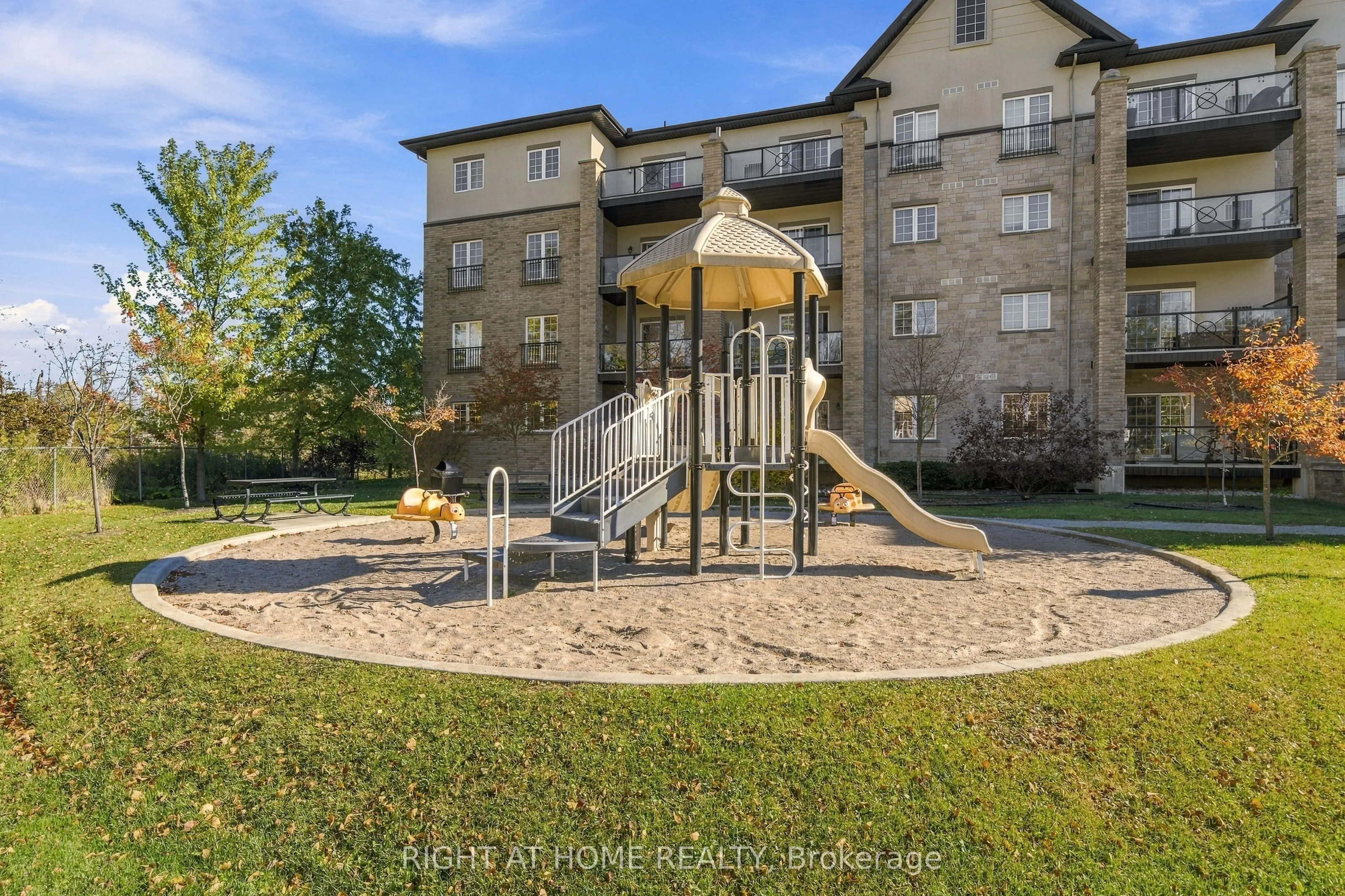40 Ferndale Drive S #408