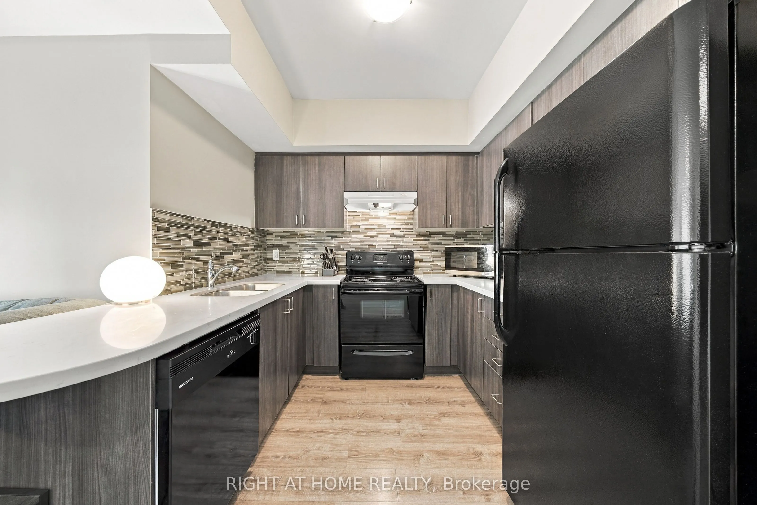 40 Ferndale Drive S #408