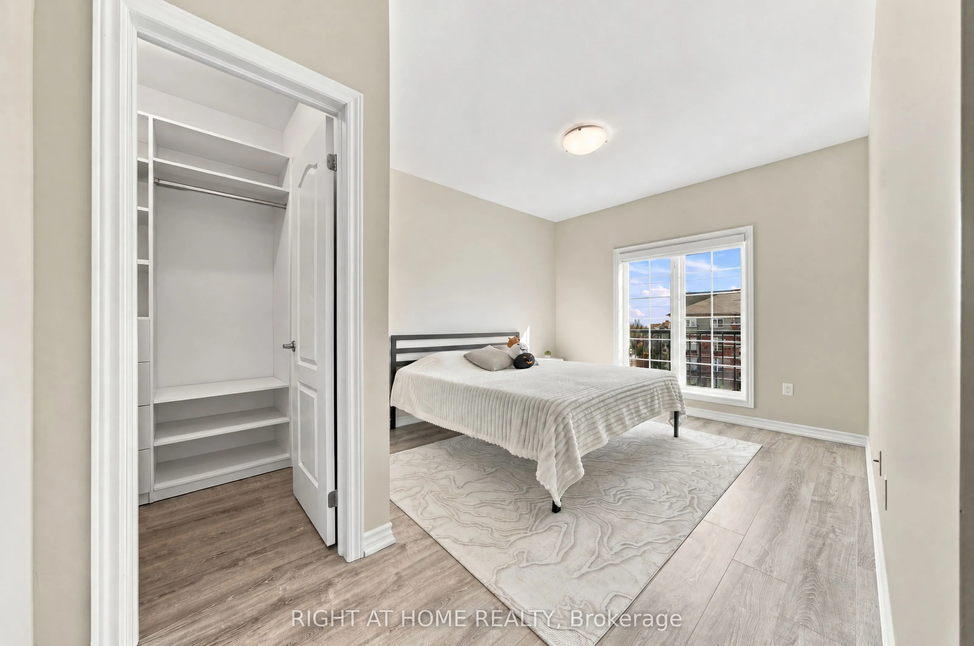 40 Ferndale Drive S #408