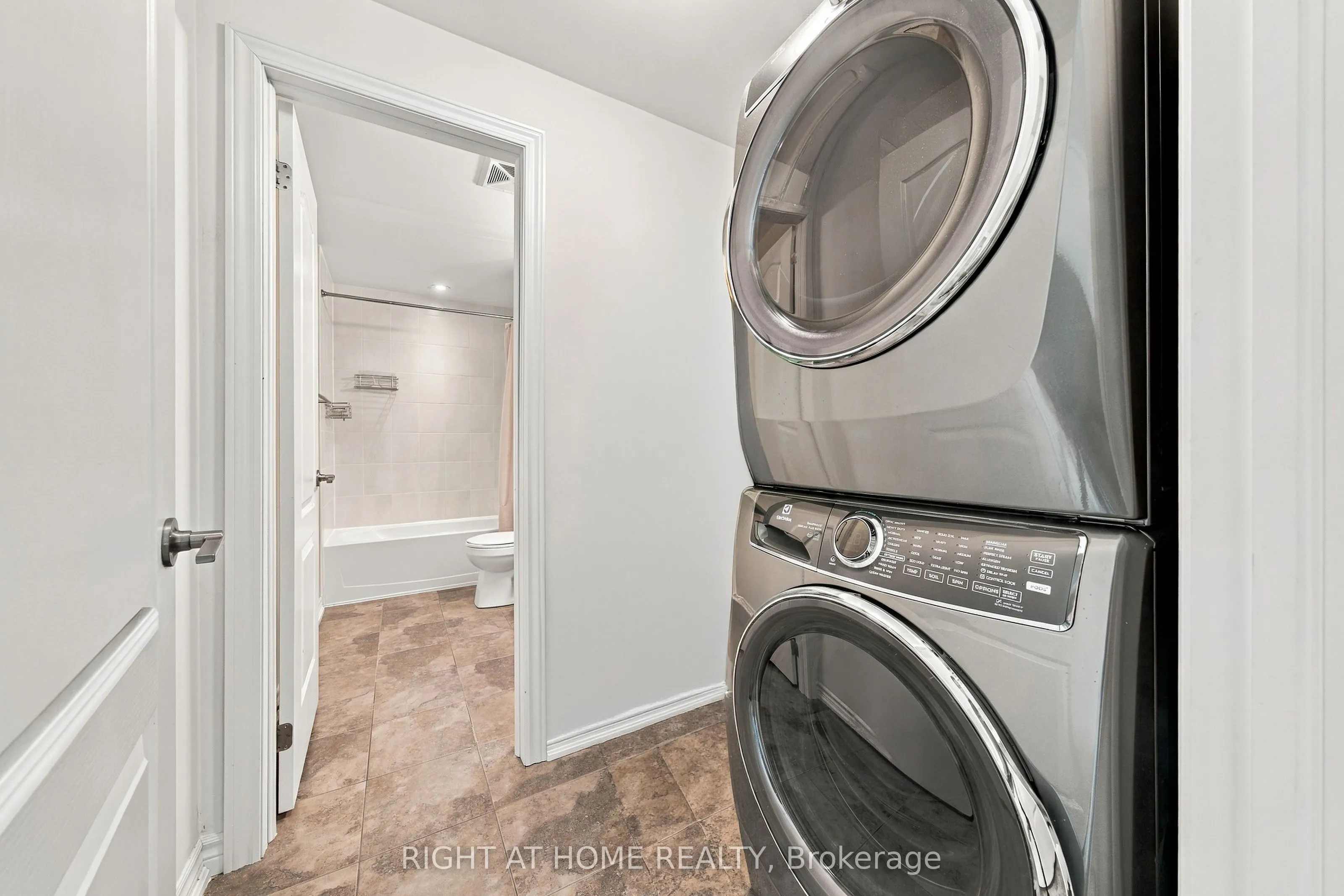 40 Ferndale Drive S #408