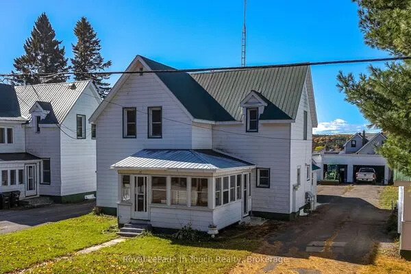 32 Maria Street