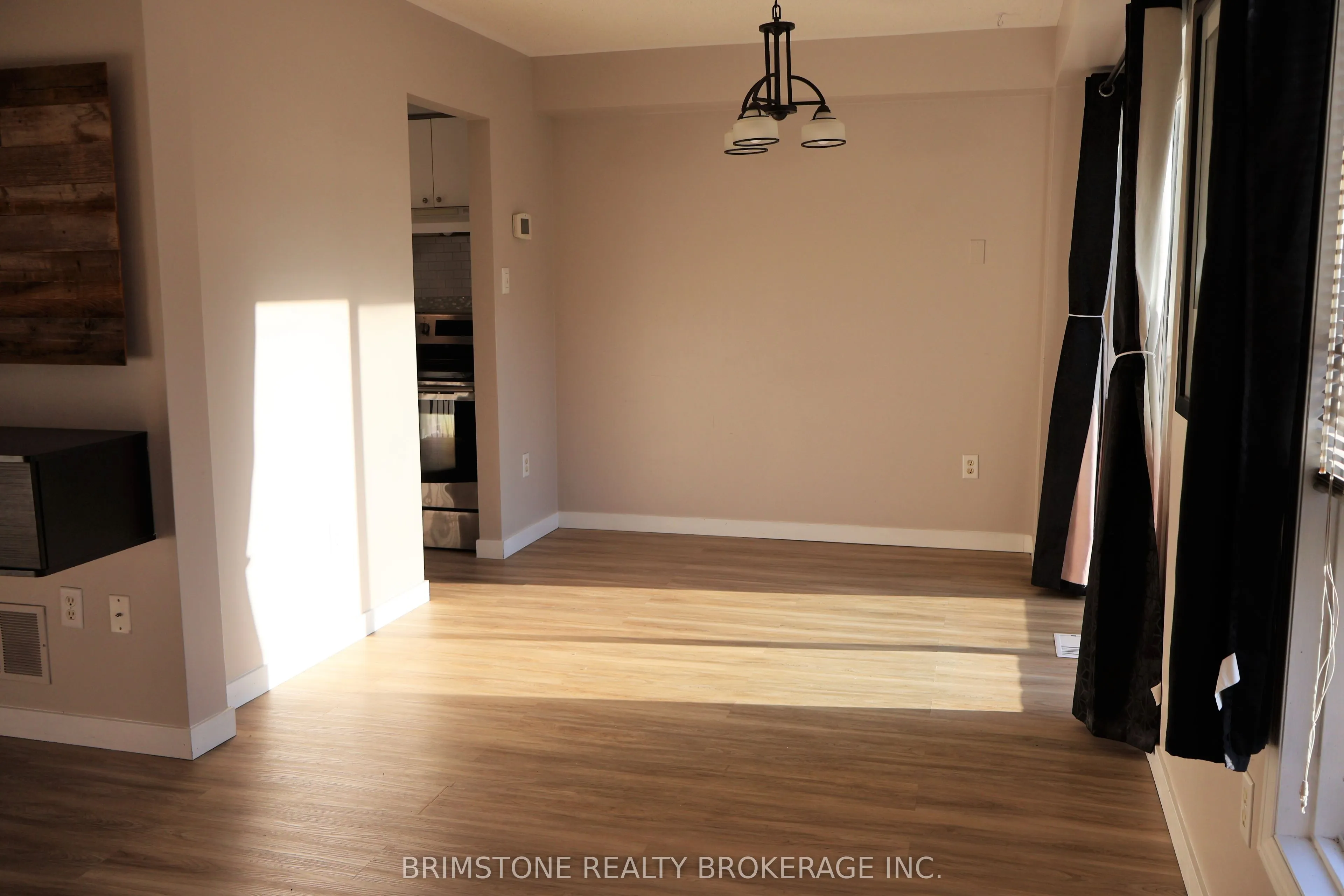 204 Pickett Crescent