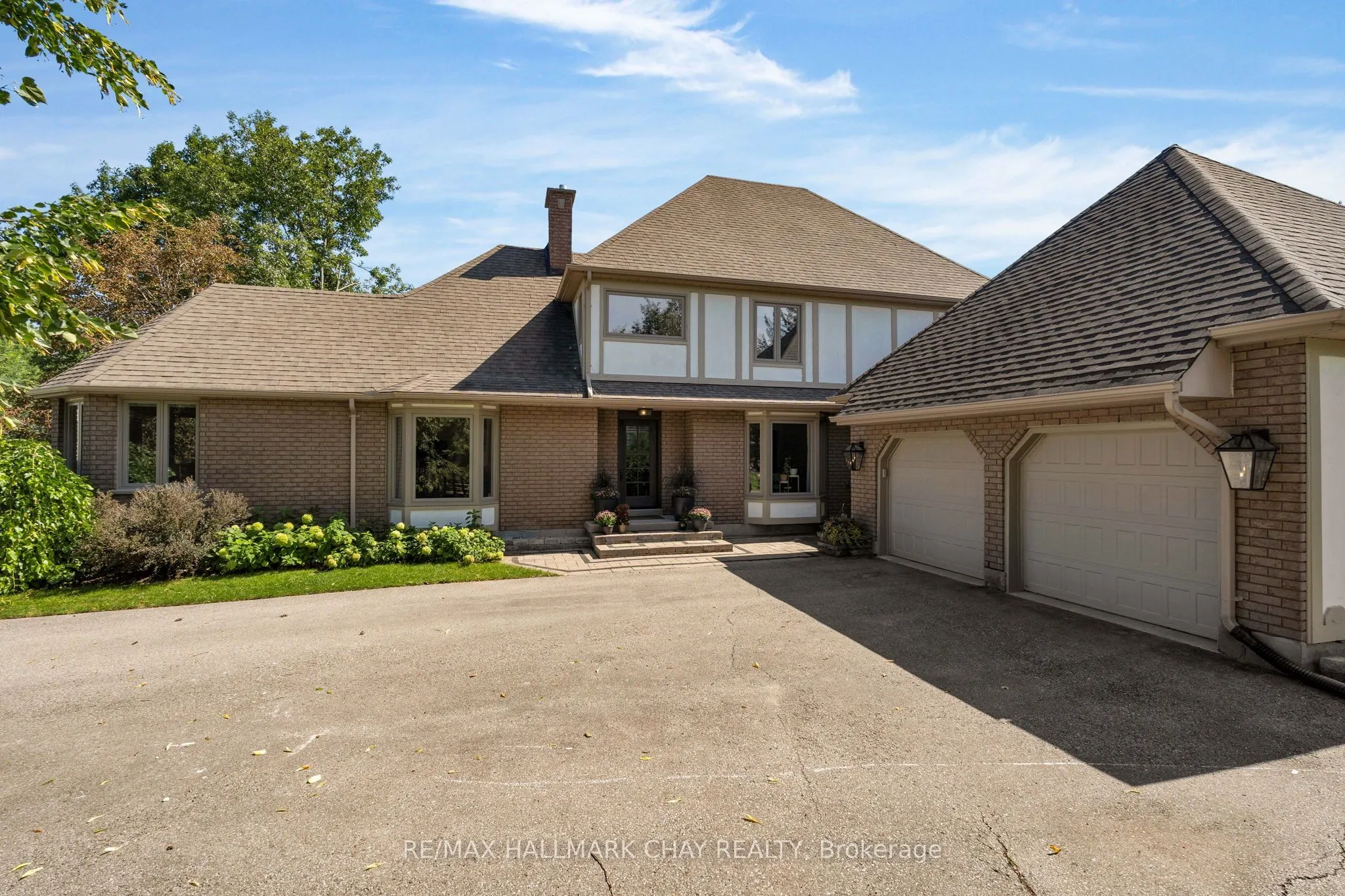 9 Howard Drive