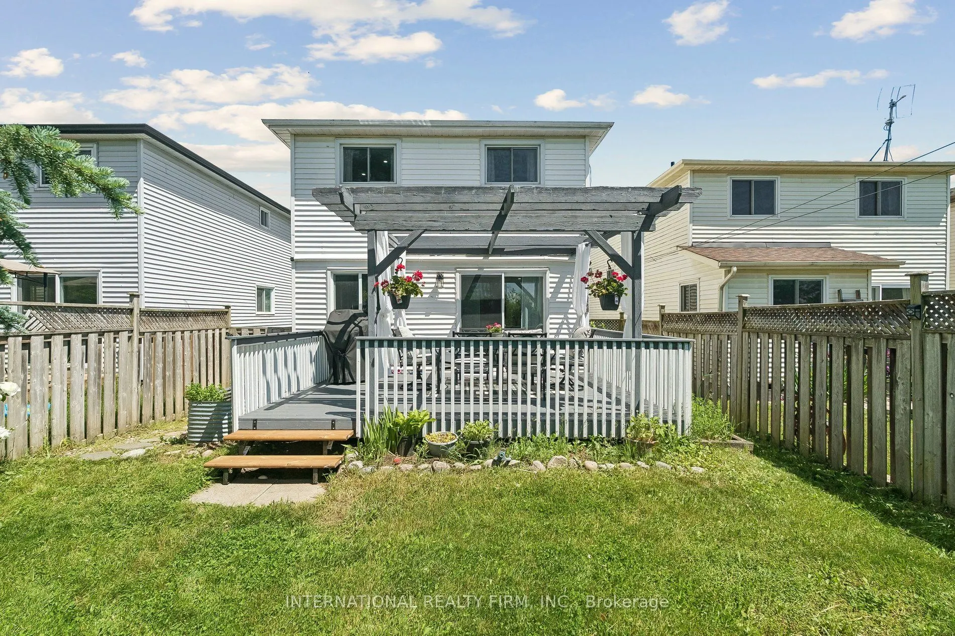 206 Hickling Trail