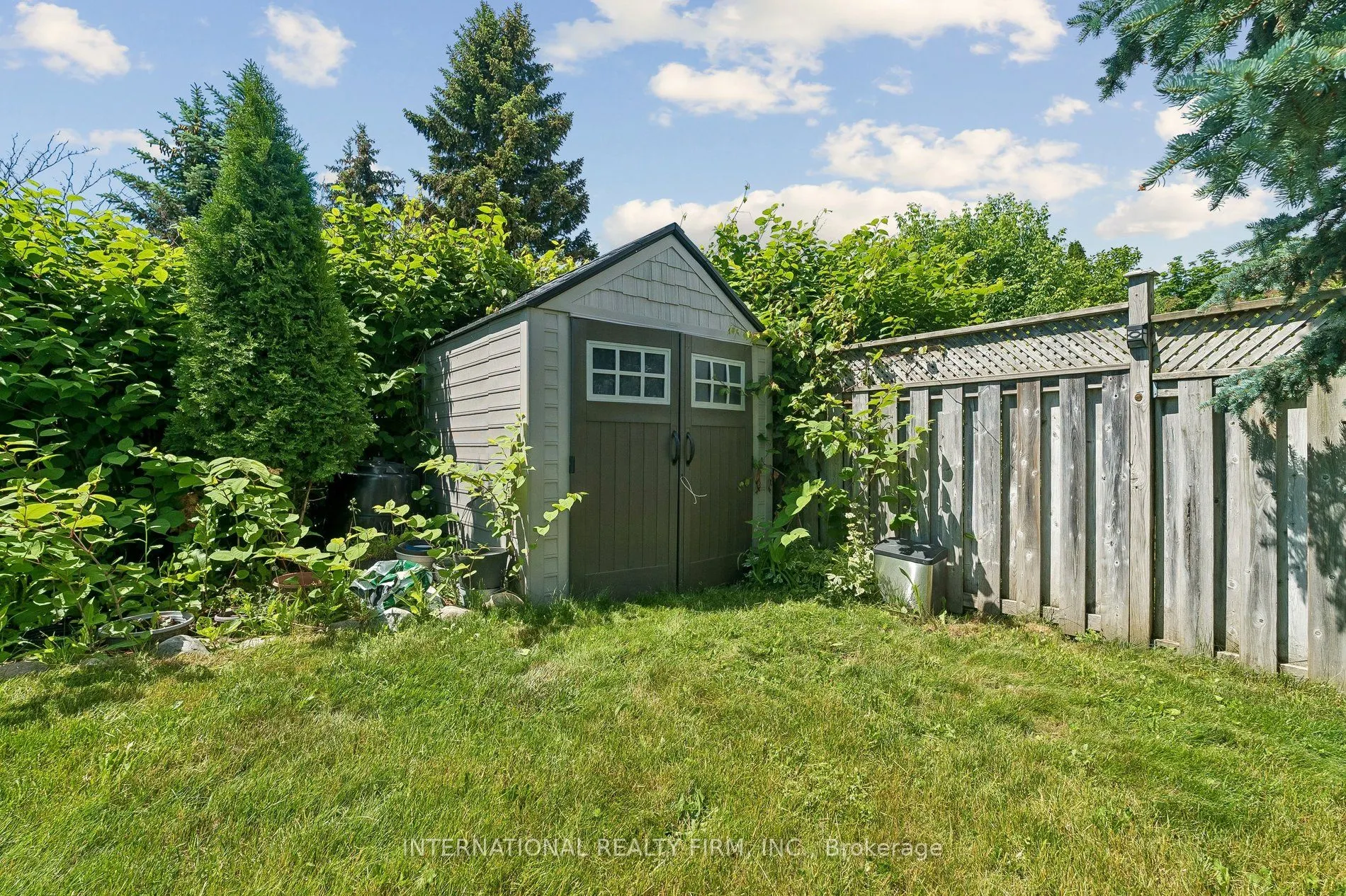 206 Hickling Trail