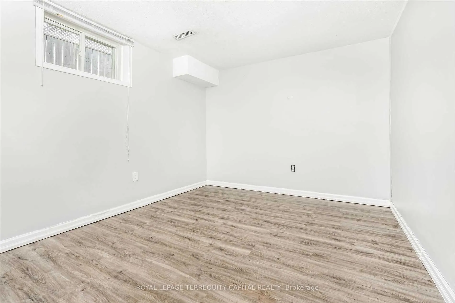 25 Whitehorn Crescent #Lower