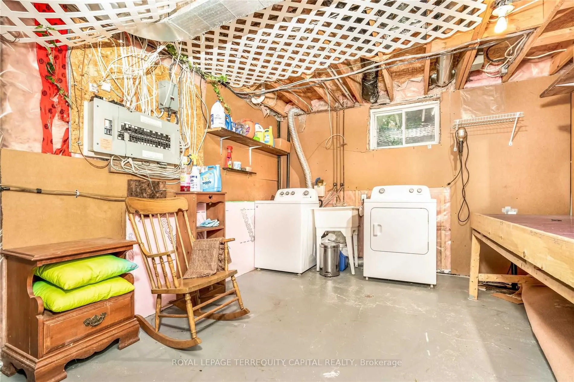 25 Whitehorn Crescent #Lower