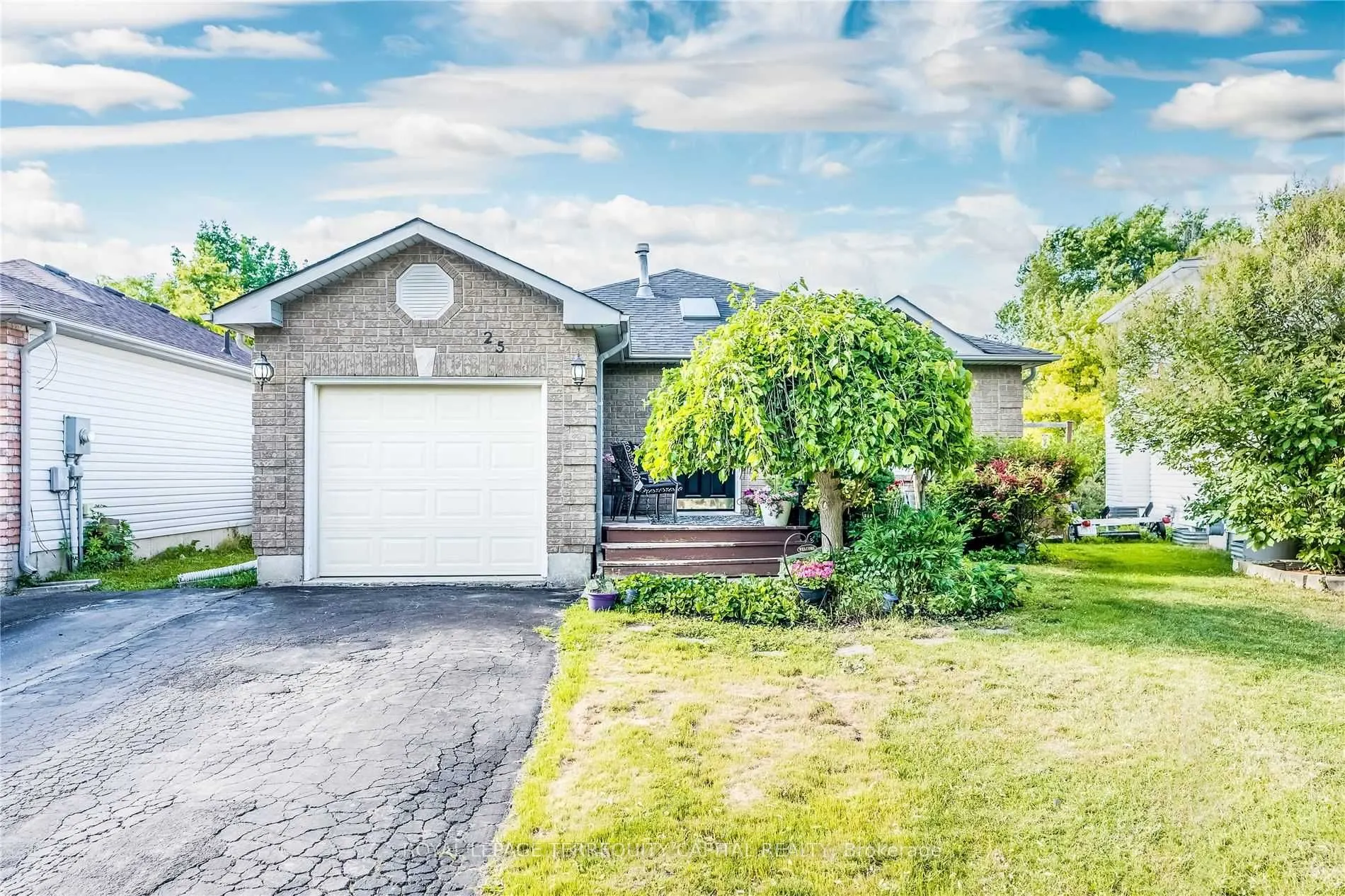 25 Whitehorn Crescent #Lower