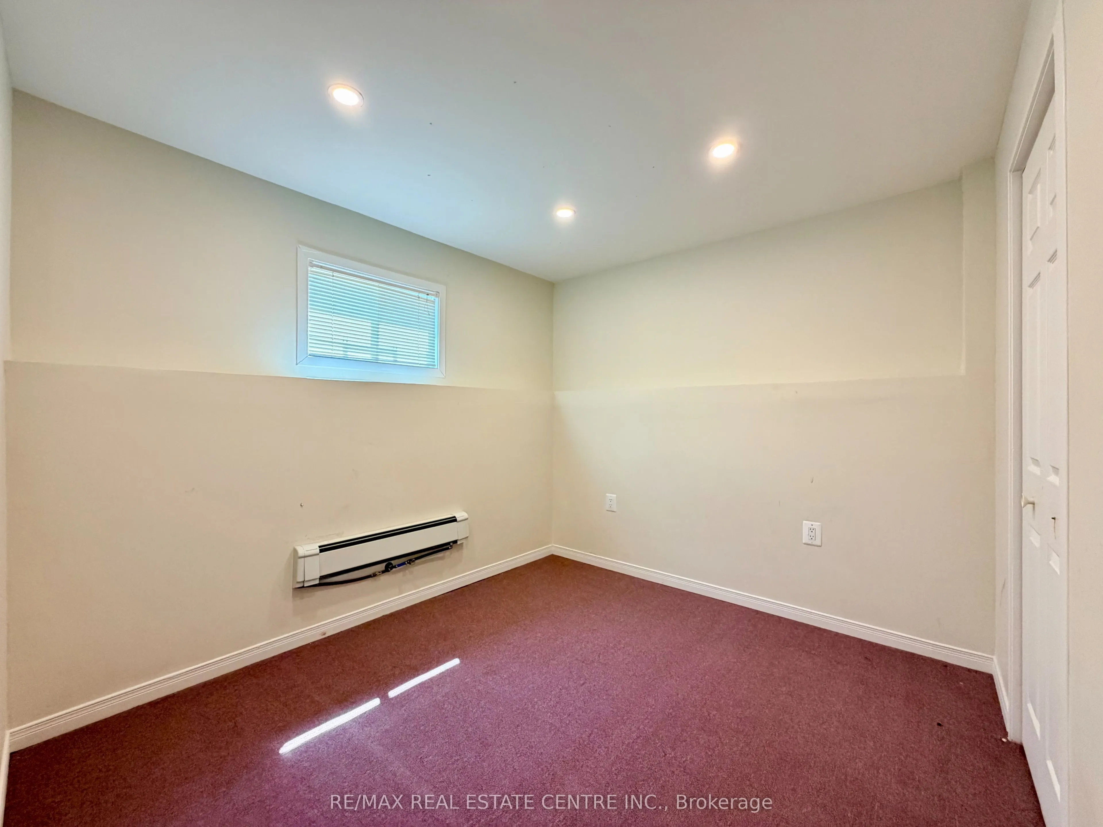 33 Evergreen Crescent
