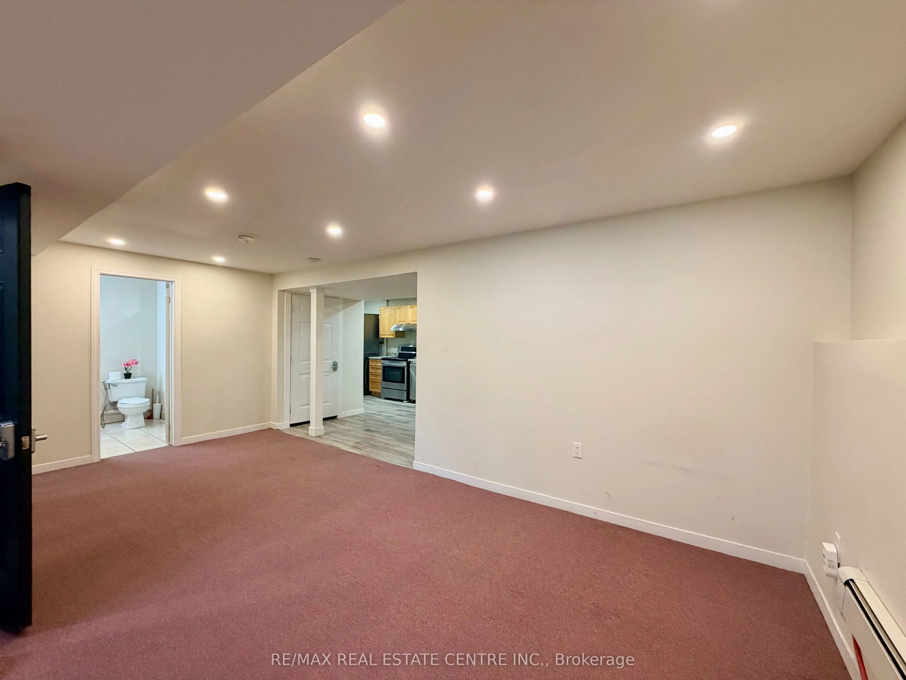 33 Evergreen Crescent