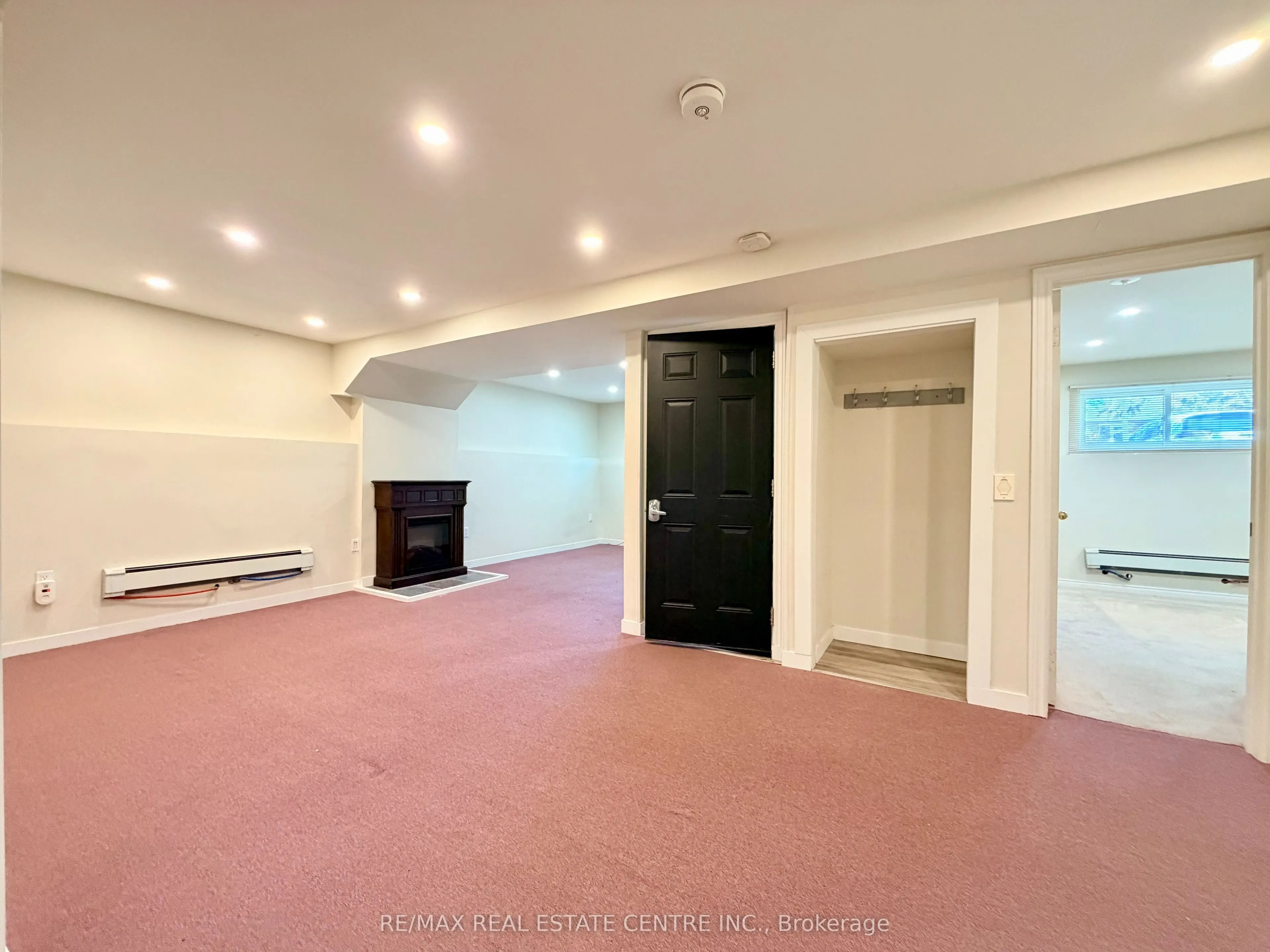 33 Evergreen Crescent