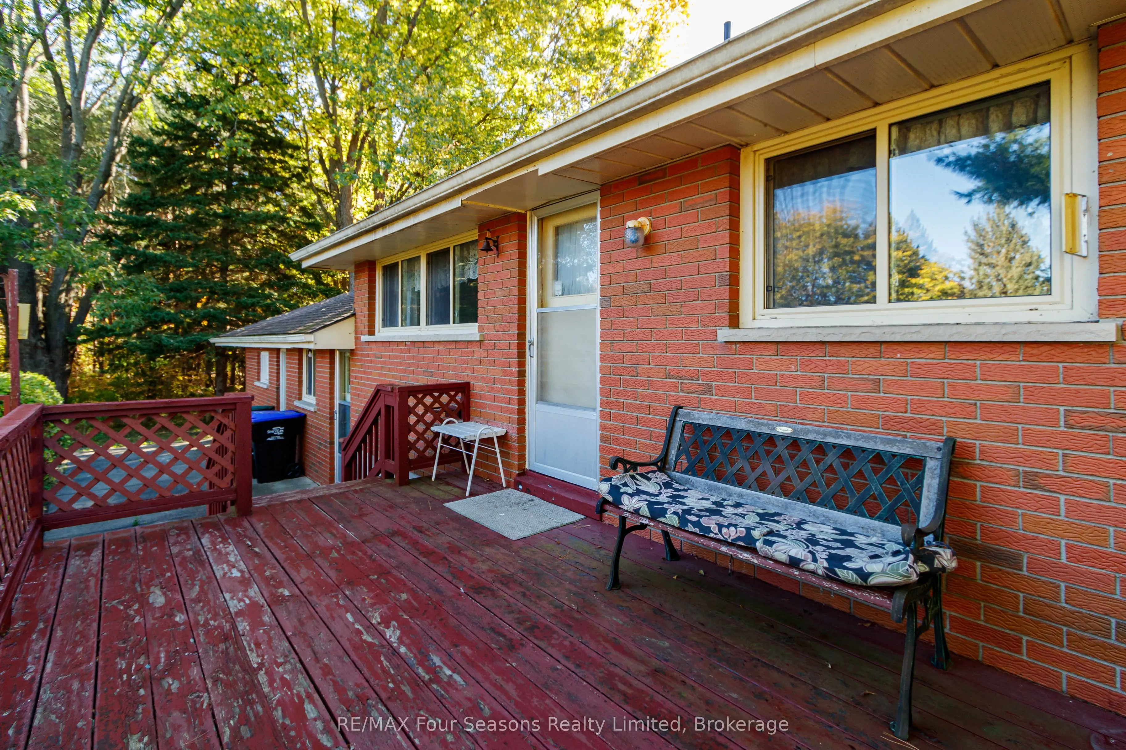 26 Locke Avenue