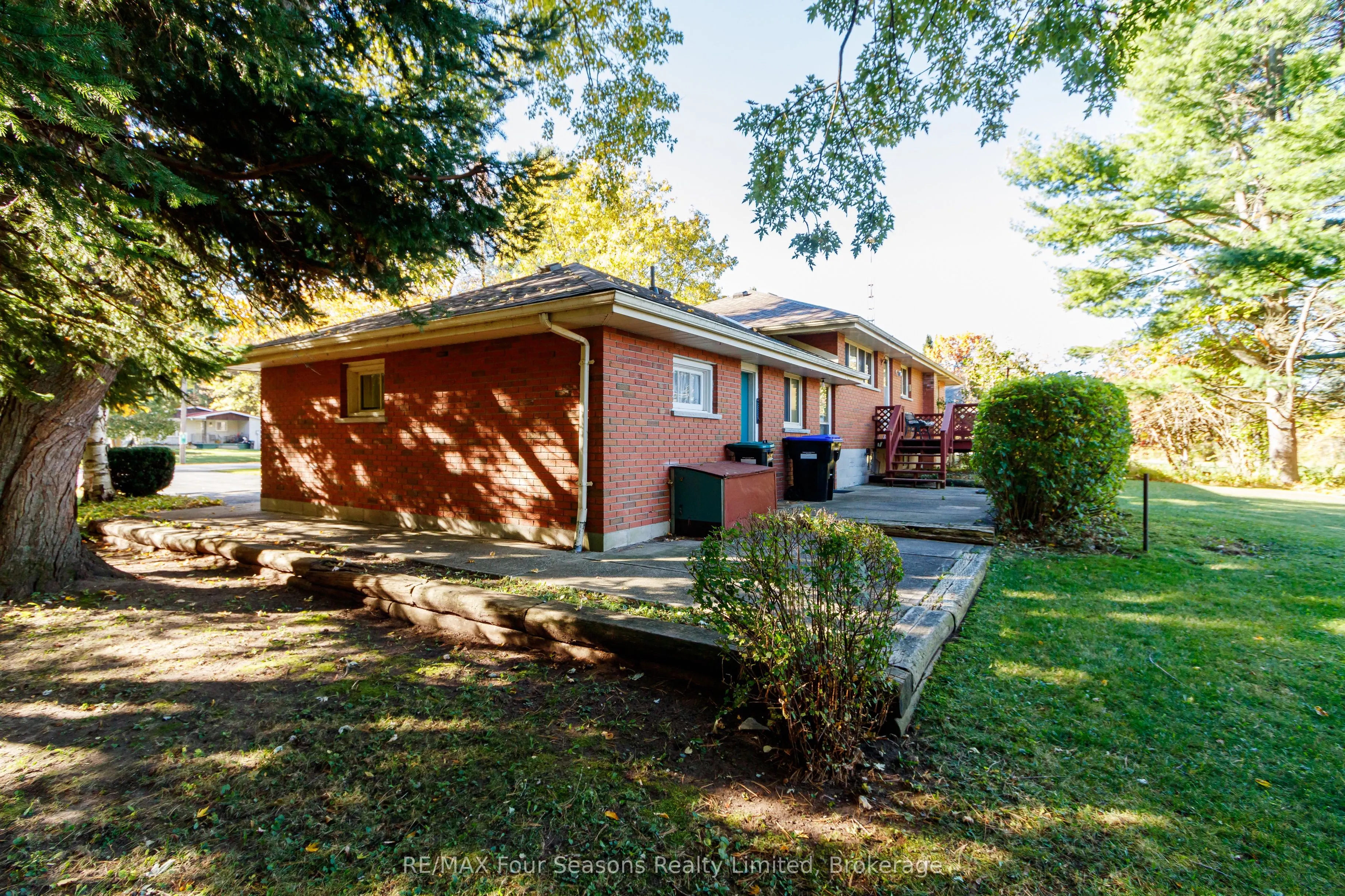 26 Locke Avenue