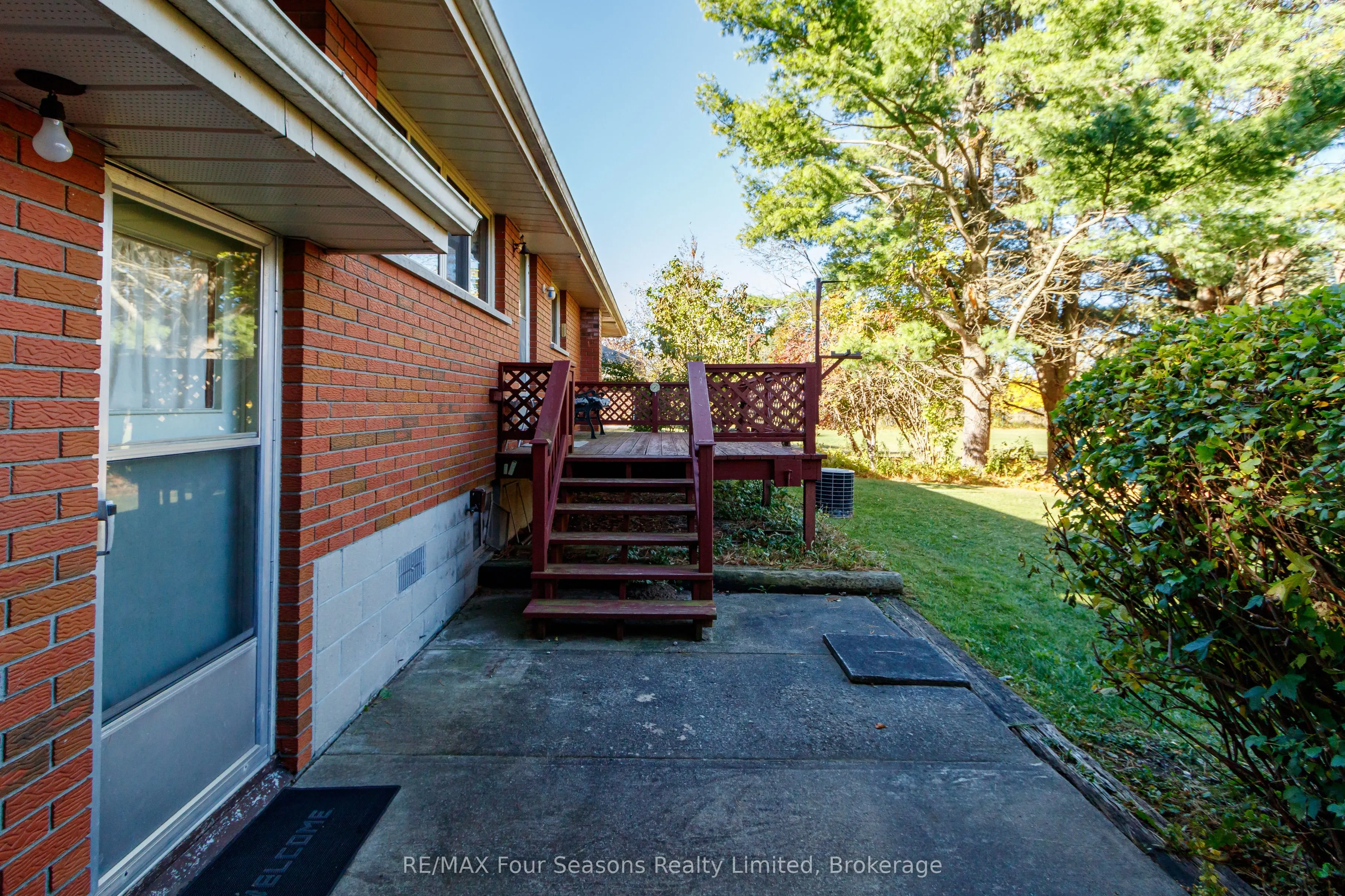 26 Locke Avenue
