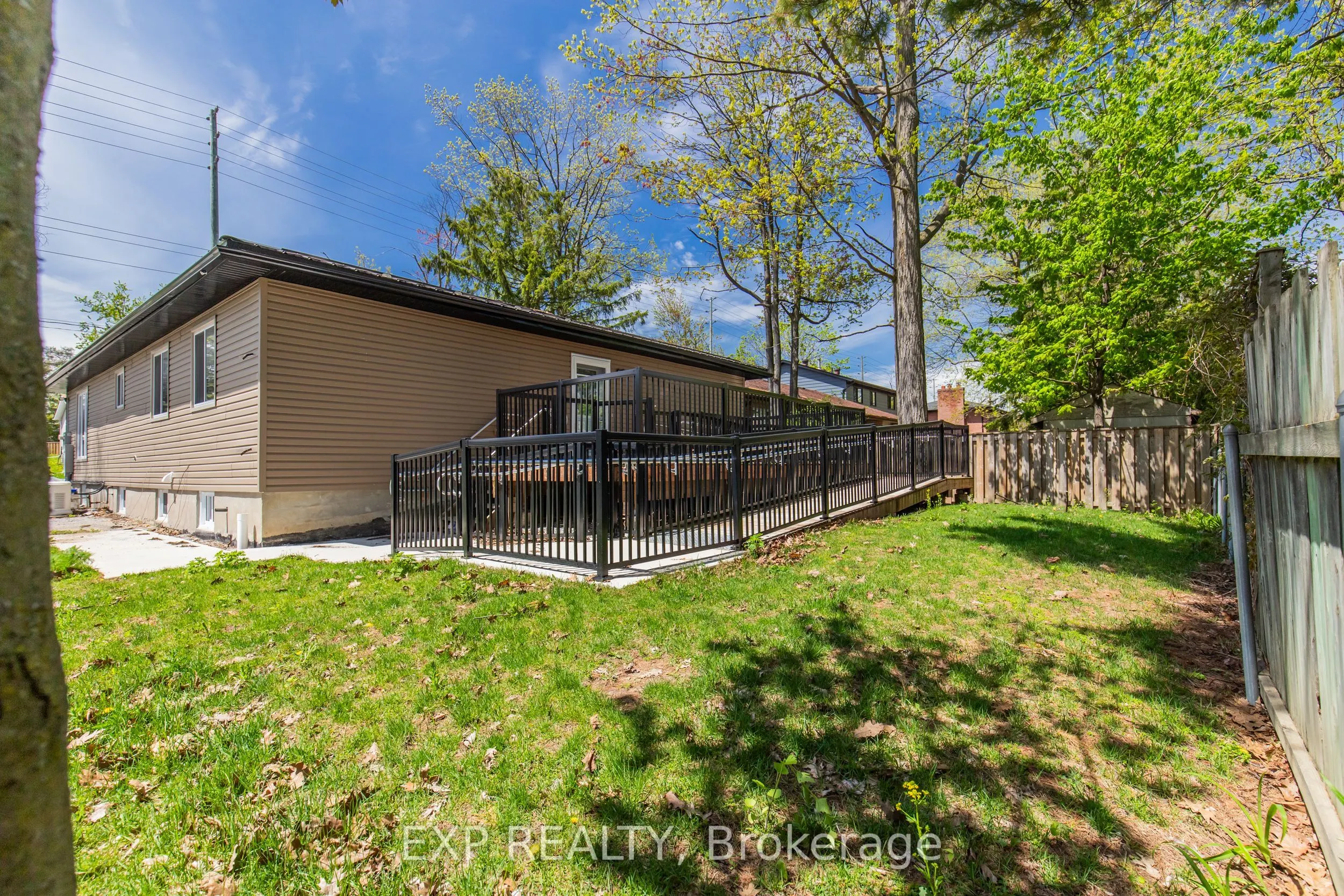 263 Anne Street N #1