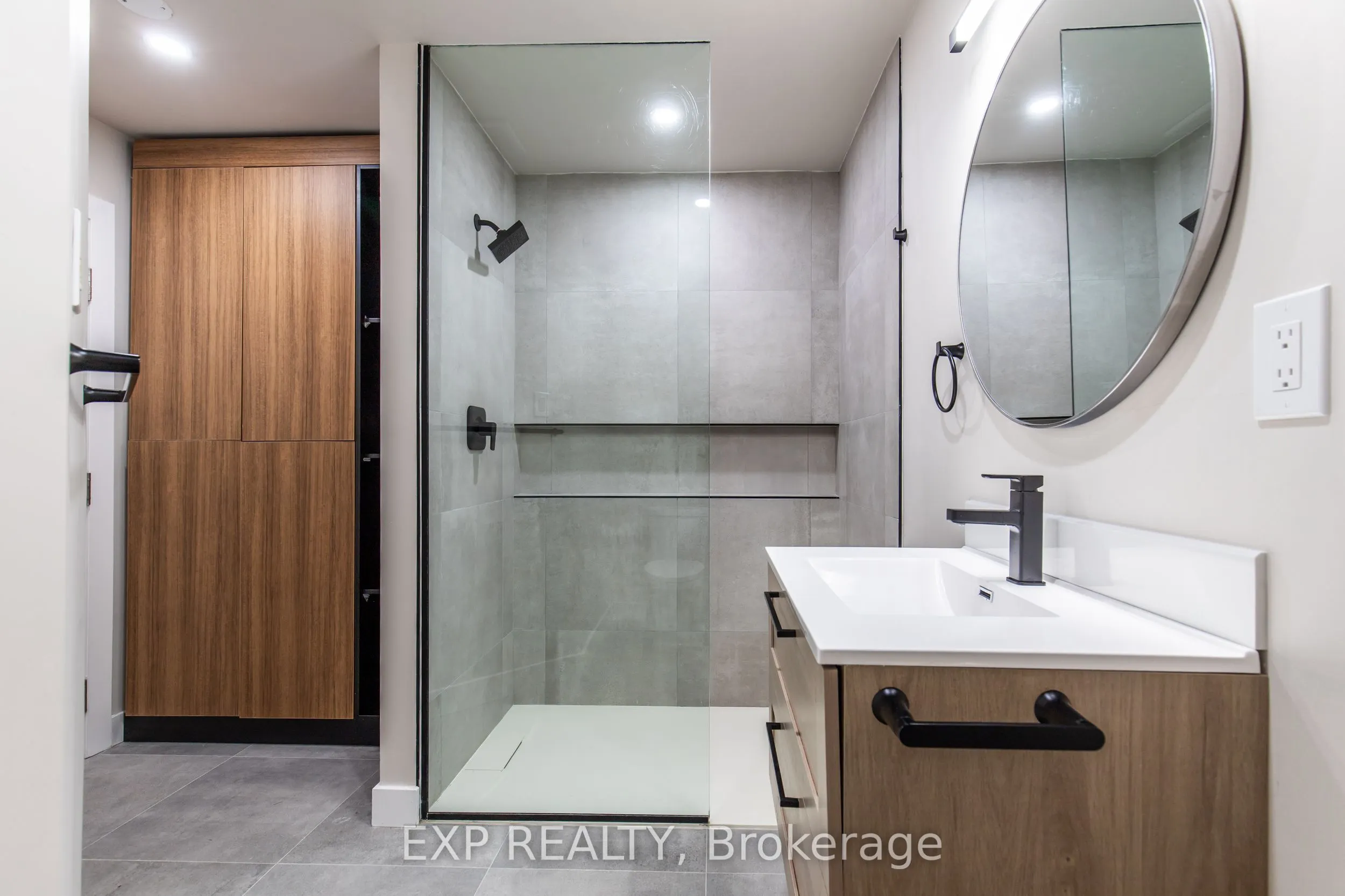 263 Anne Street N #1