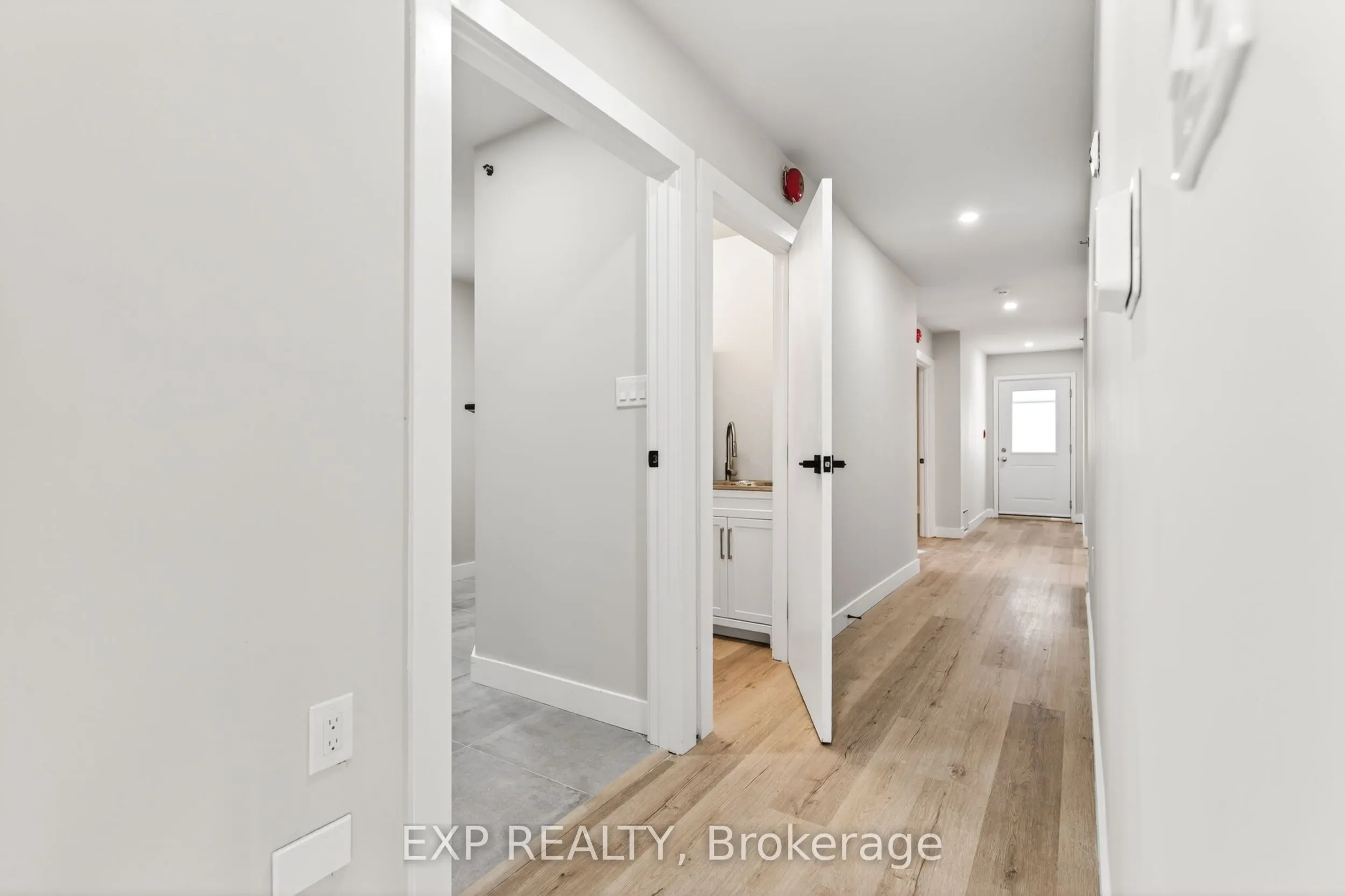 263 Anne Street N #1