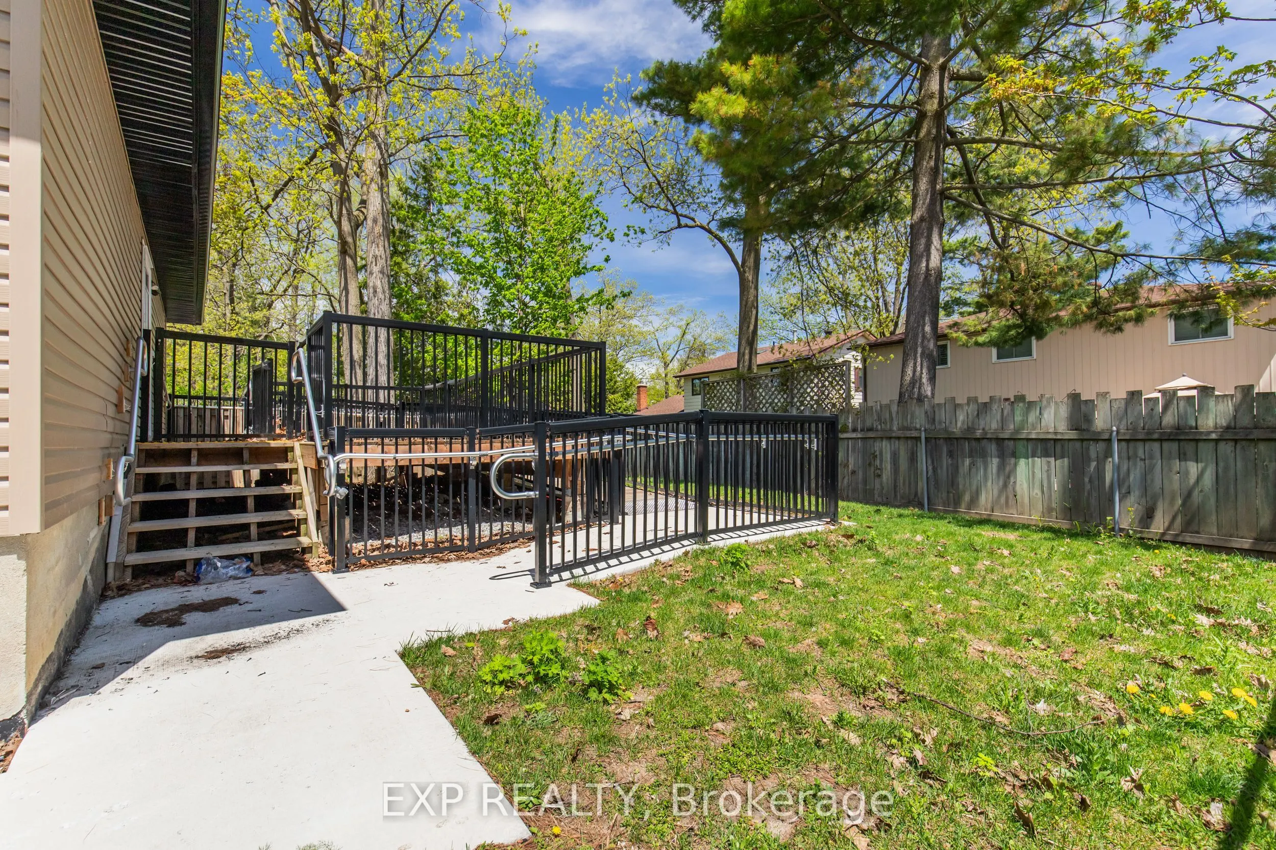 263 Anne Street N #1