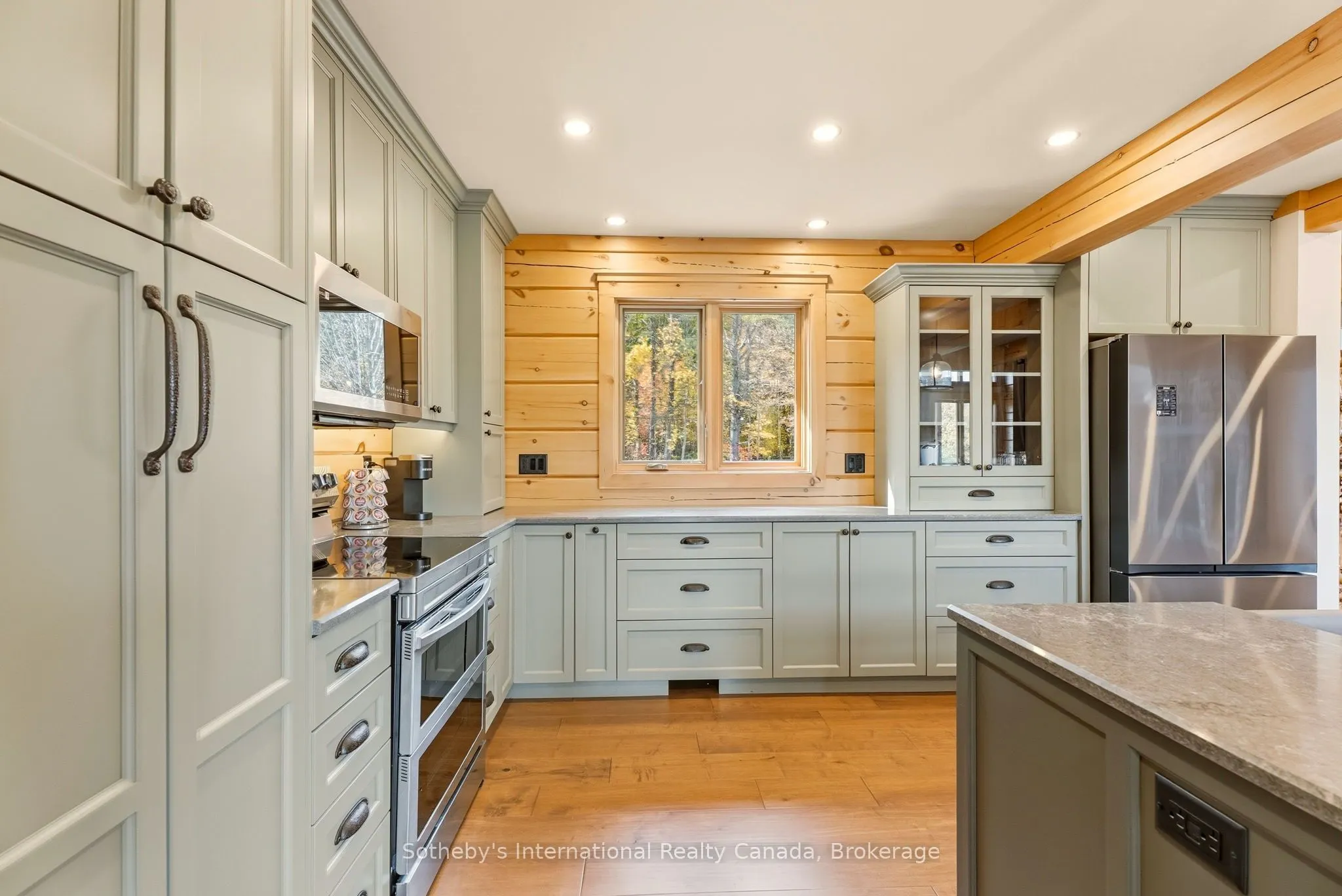1935 Mcleod Drive