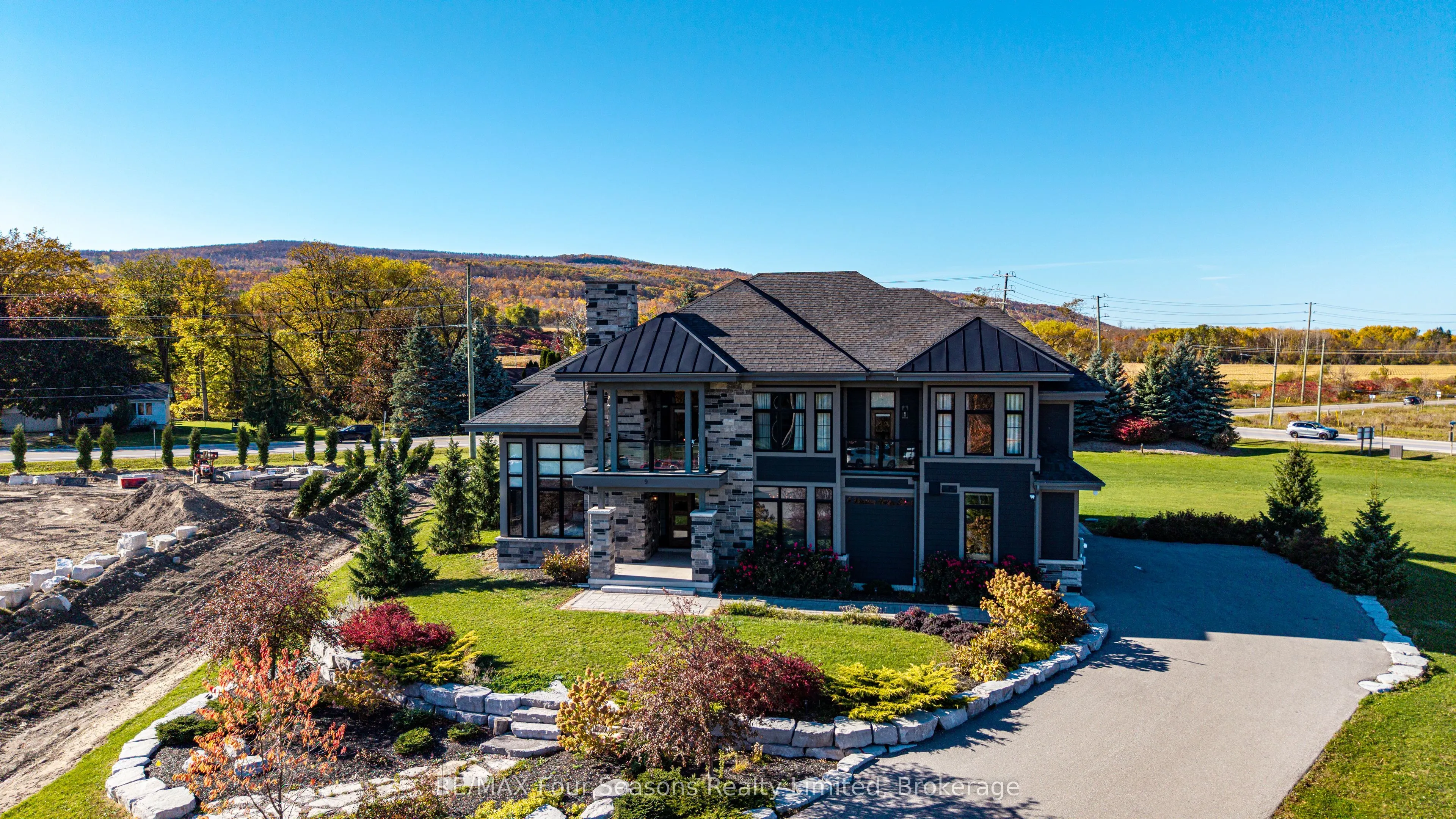 9 Windrose Valley Boulevard