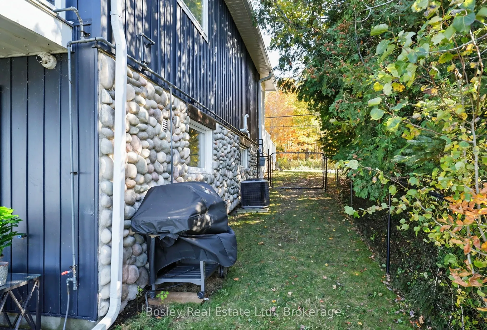 42 Robins Point Road