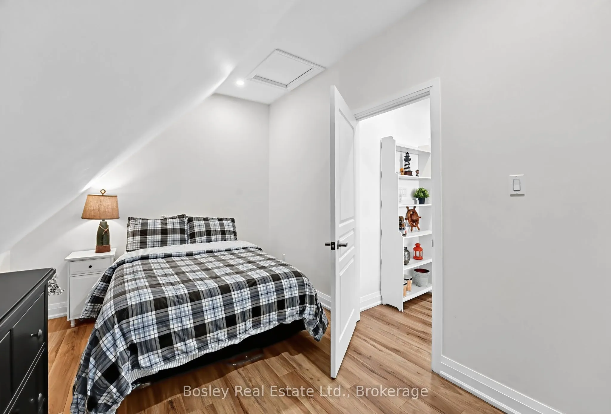 42 Robins Point Road