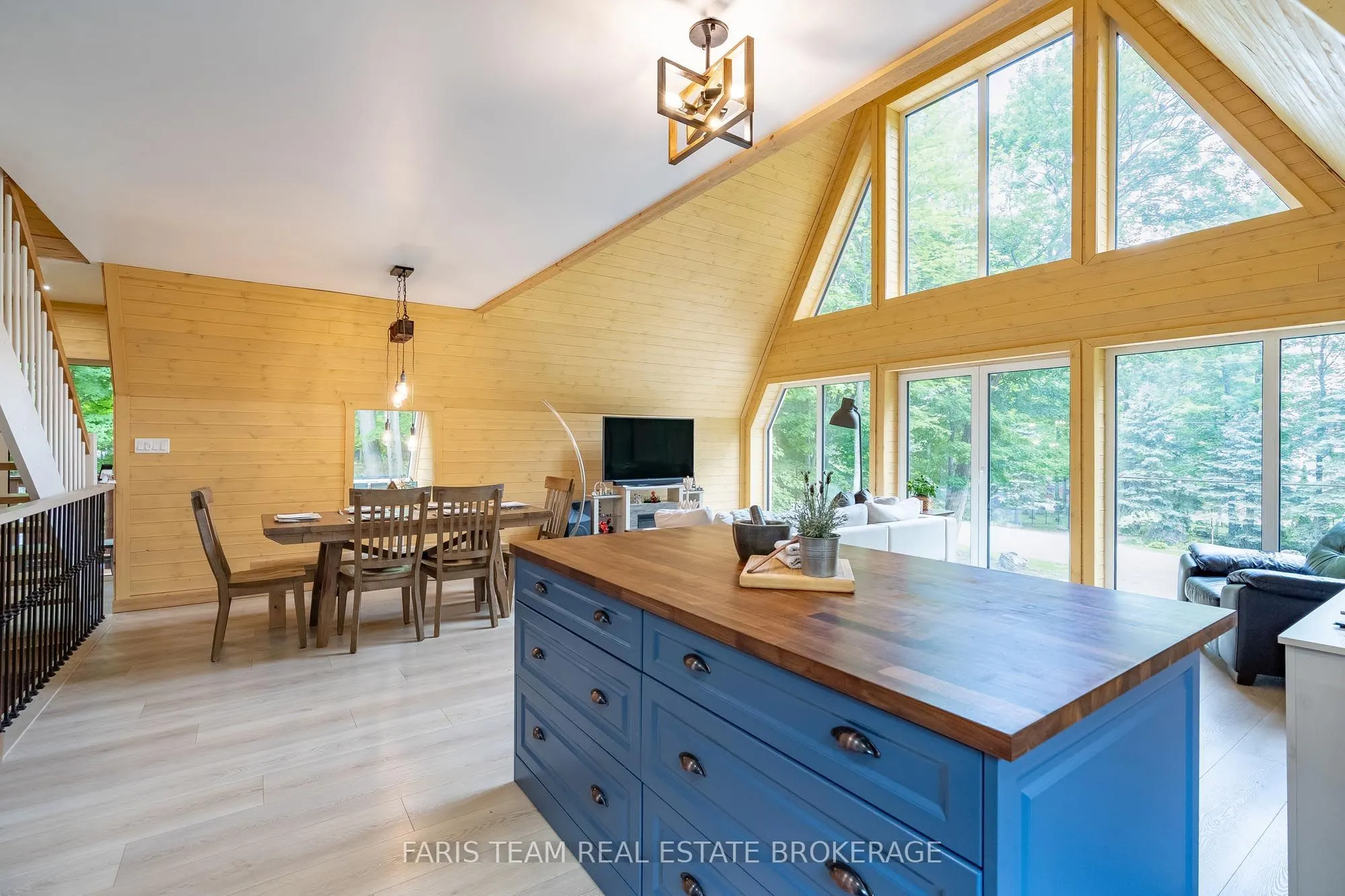 1490 Champlain Road