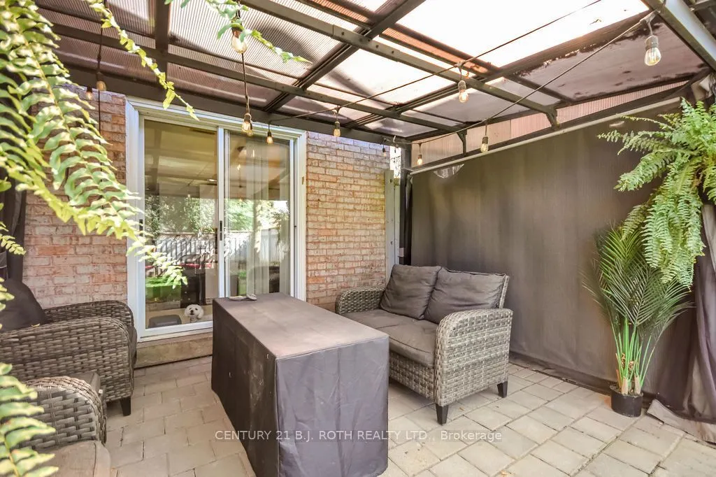 24 Grand Forest Drive