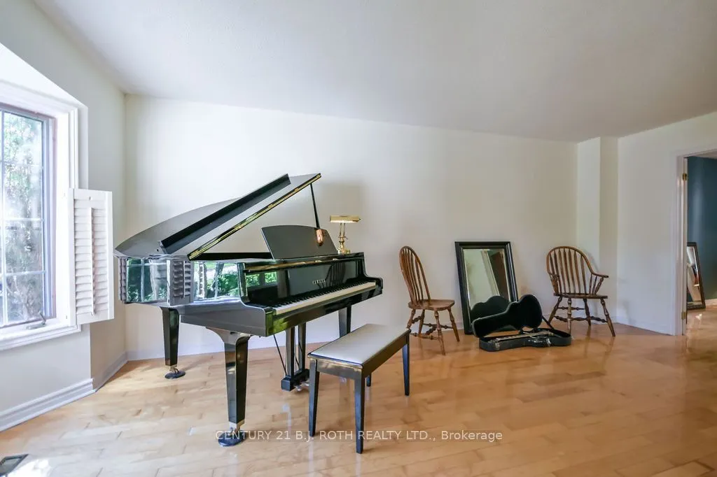 24 Grand Forest Drive