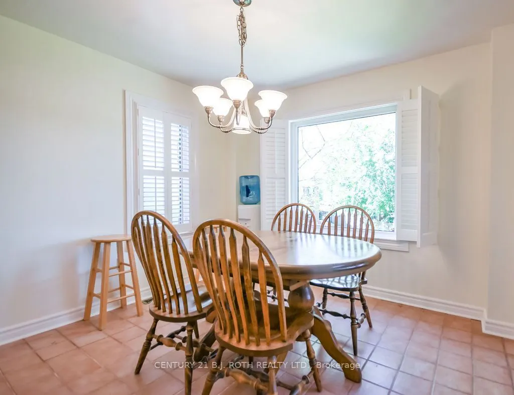 24 Grand Forest Drive