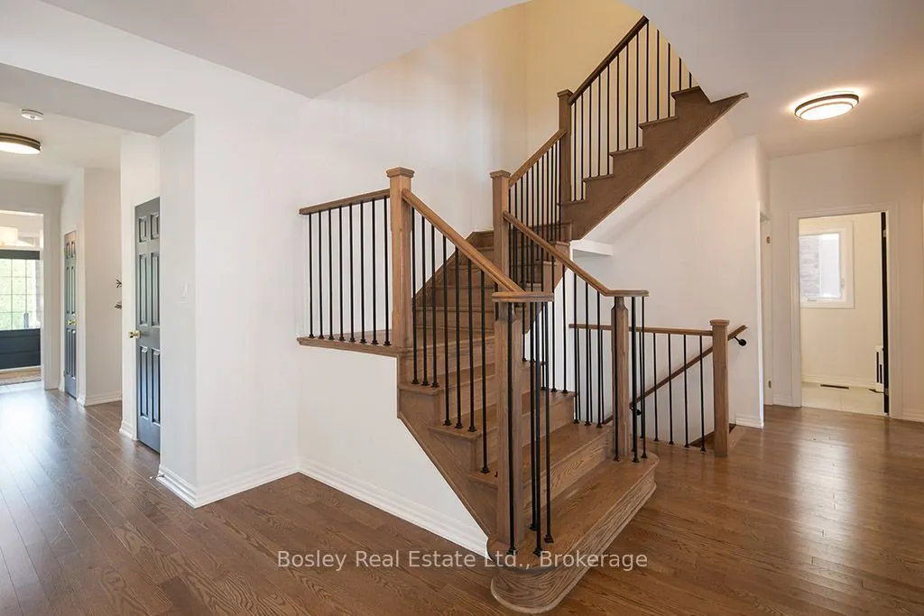 259 Centre Street W