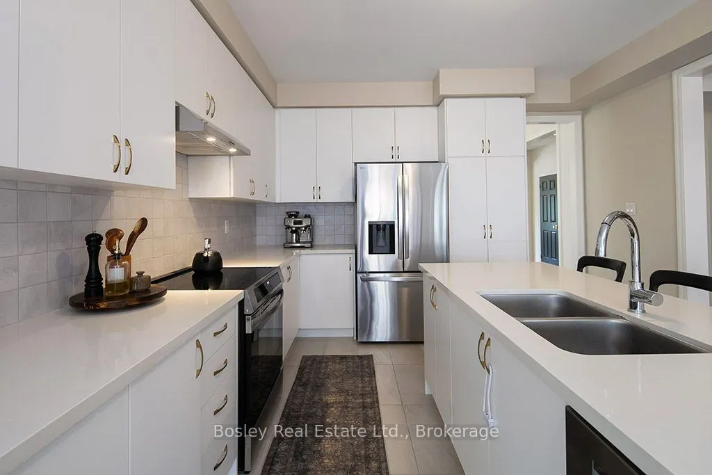 259 Centre Street W