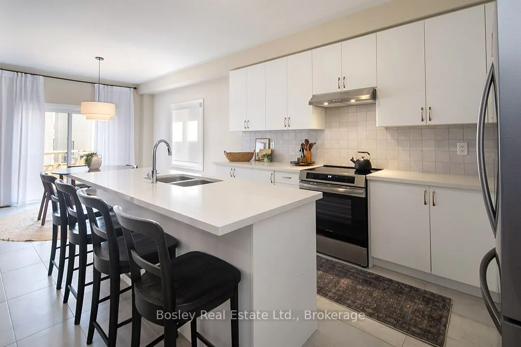 259 Centre Street W