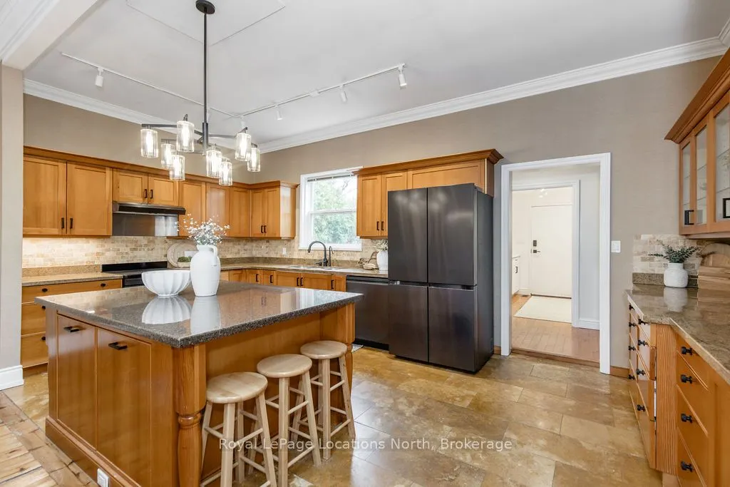 795853 Grey 19 Road