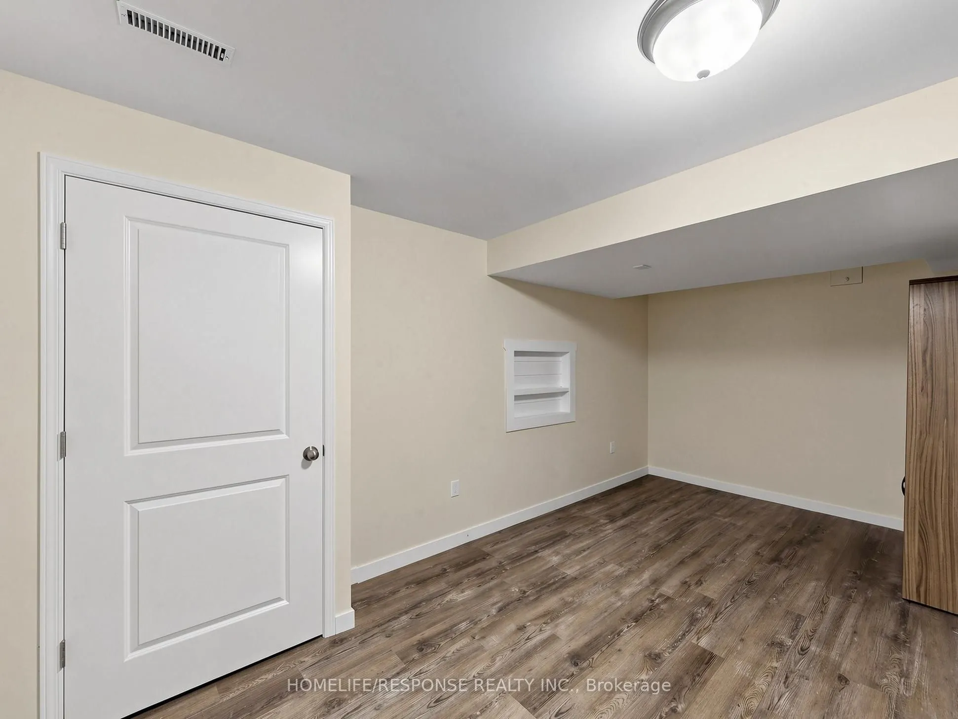 800 West Ridge Boulevard #32